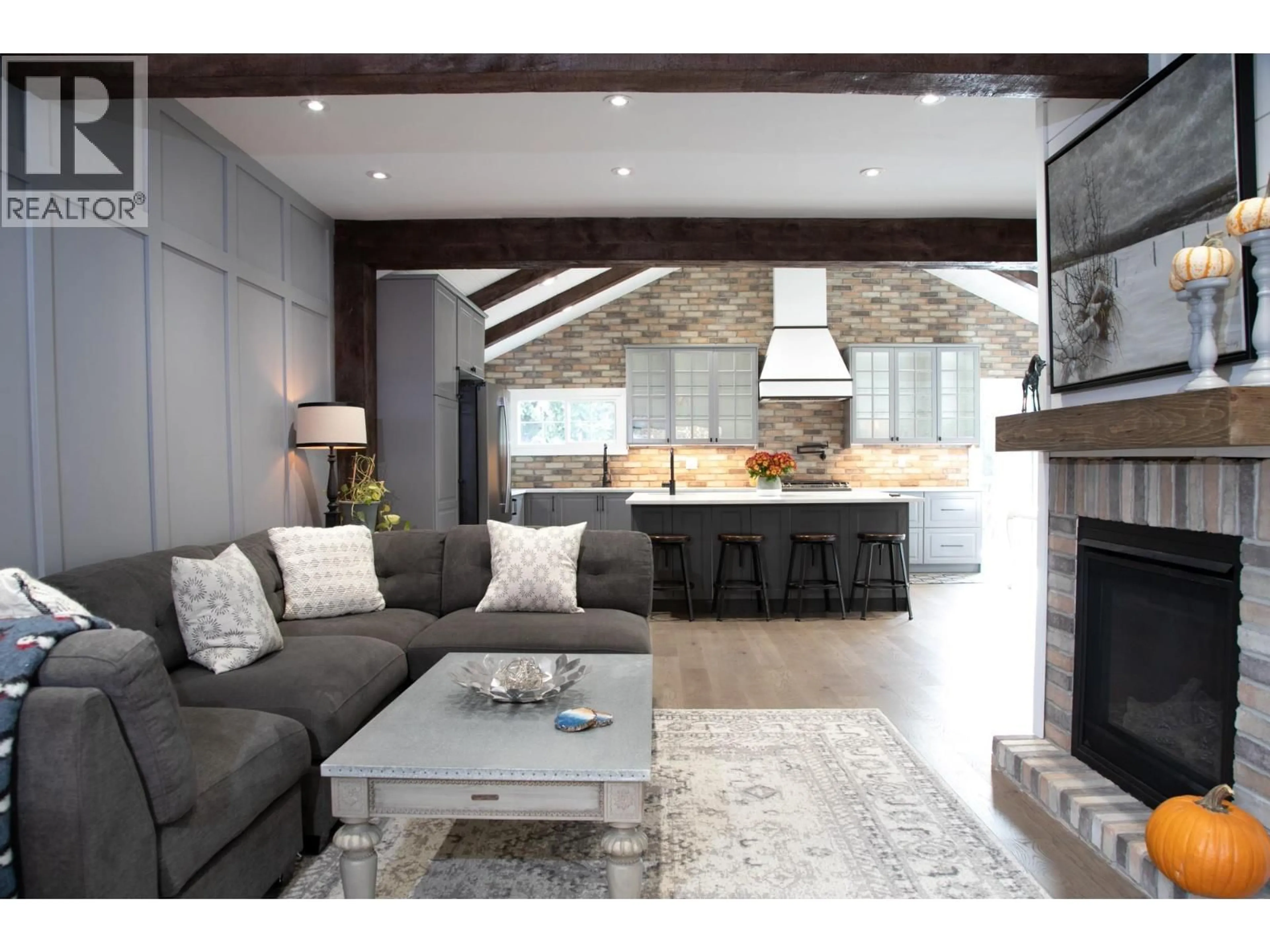 Open concept kitchen, unknown for 1925 KOOTENAY AVENUE, Rossland British Columbia V0G1Y0