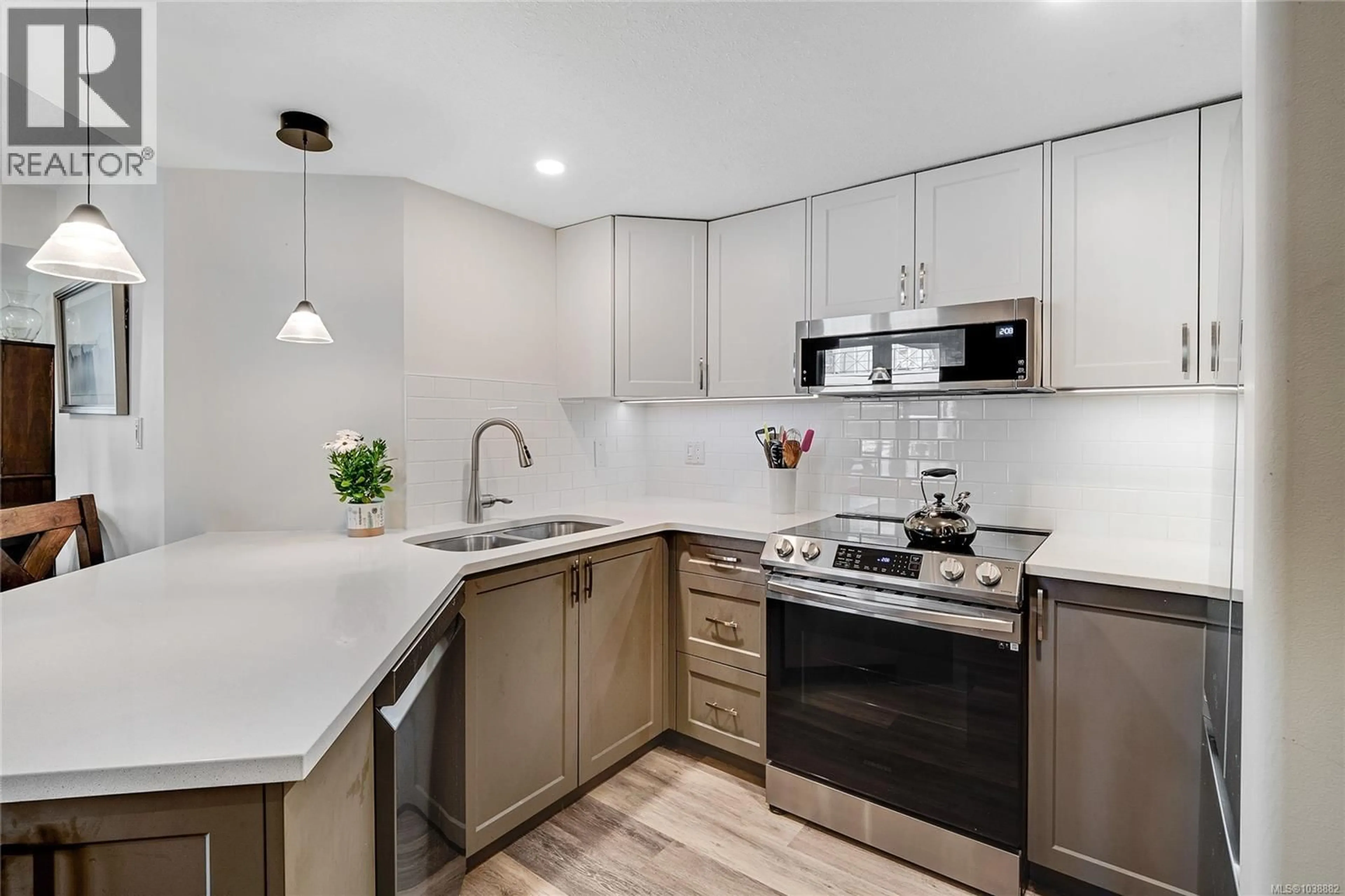 Unknown for 402 - 930 YATES STREET, Victoria British Columbia V8V4Z3