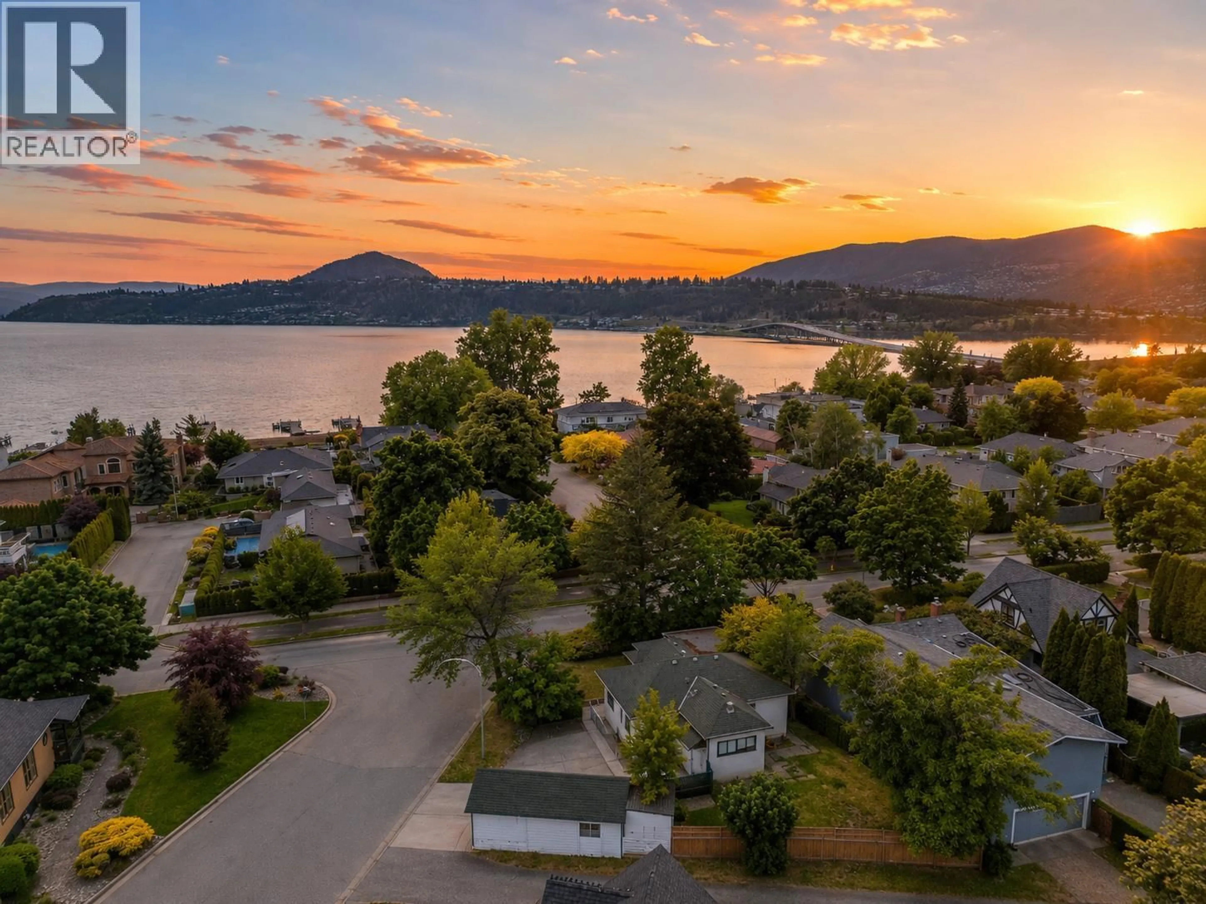 A pic from outside/outdoor area/front of a property/back of a property/a pic from drone, water/lake/river/ocean view for 1967 ABBOTT STREET, Kelowna British Columbia V1Y1B8