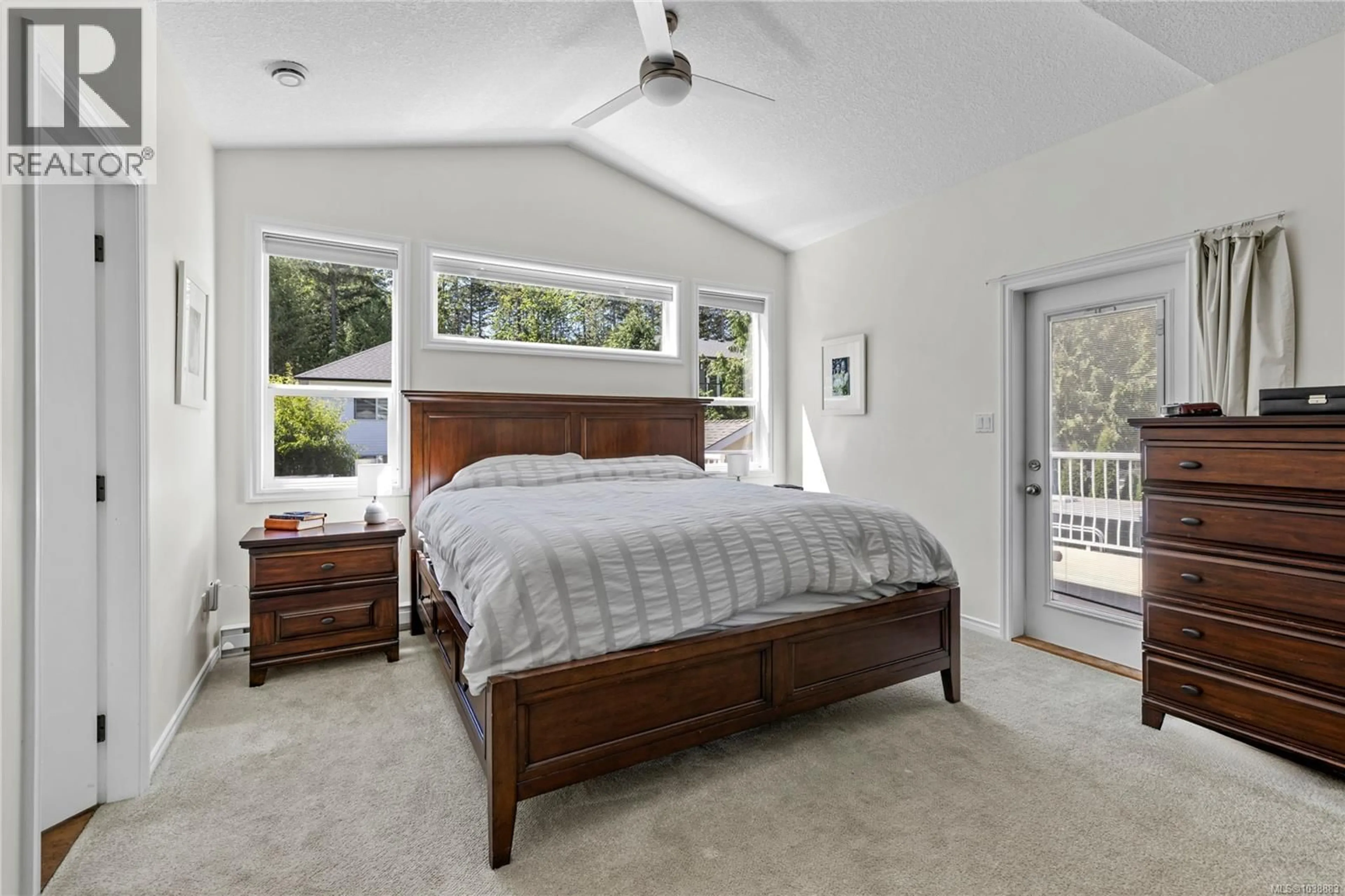 Bedroom with bed, unknown for 869 LINWOOD LANE, Nanaimo British Columbia V9R6P2