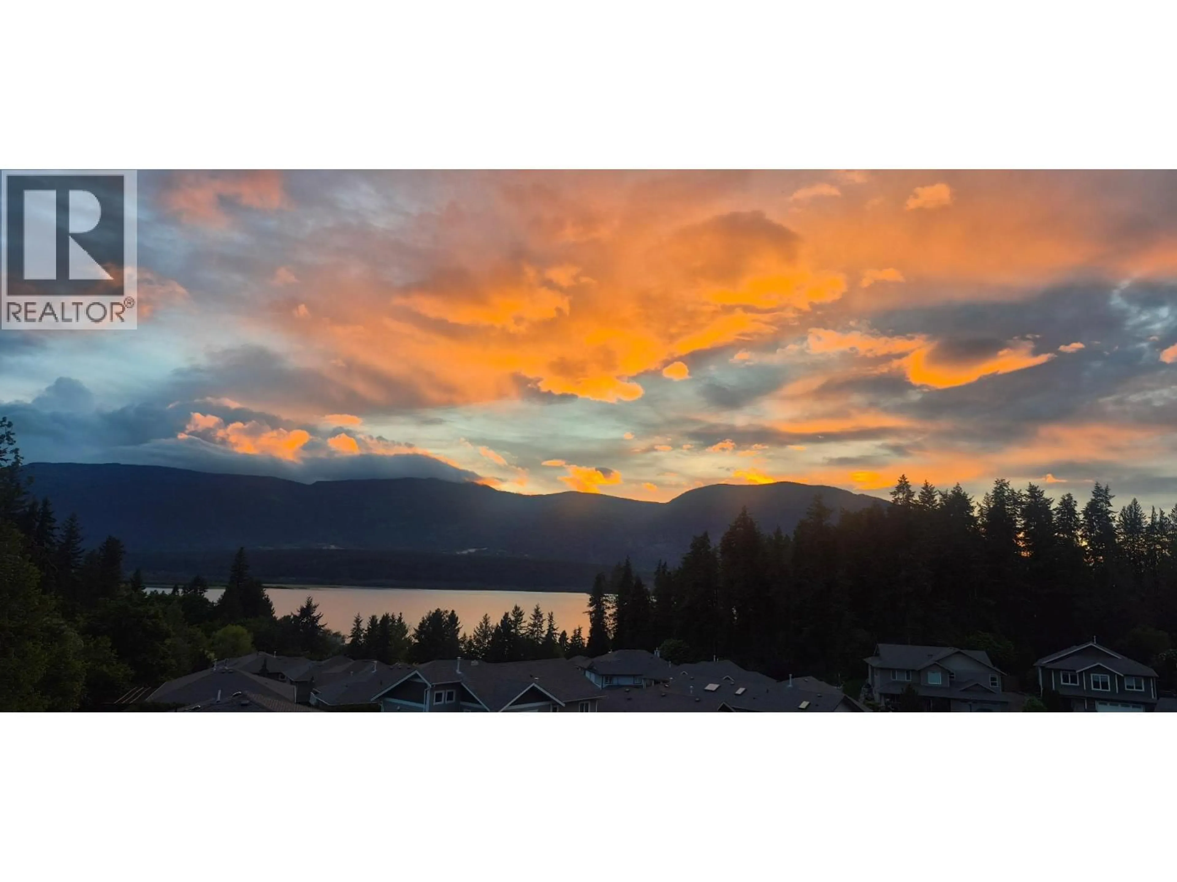 Blurry image for 2 - 1581 20 STREET NORTHEAST, Salmon Arm British Columbia V1E0A7