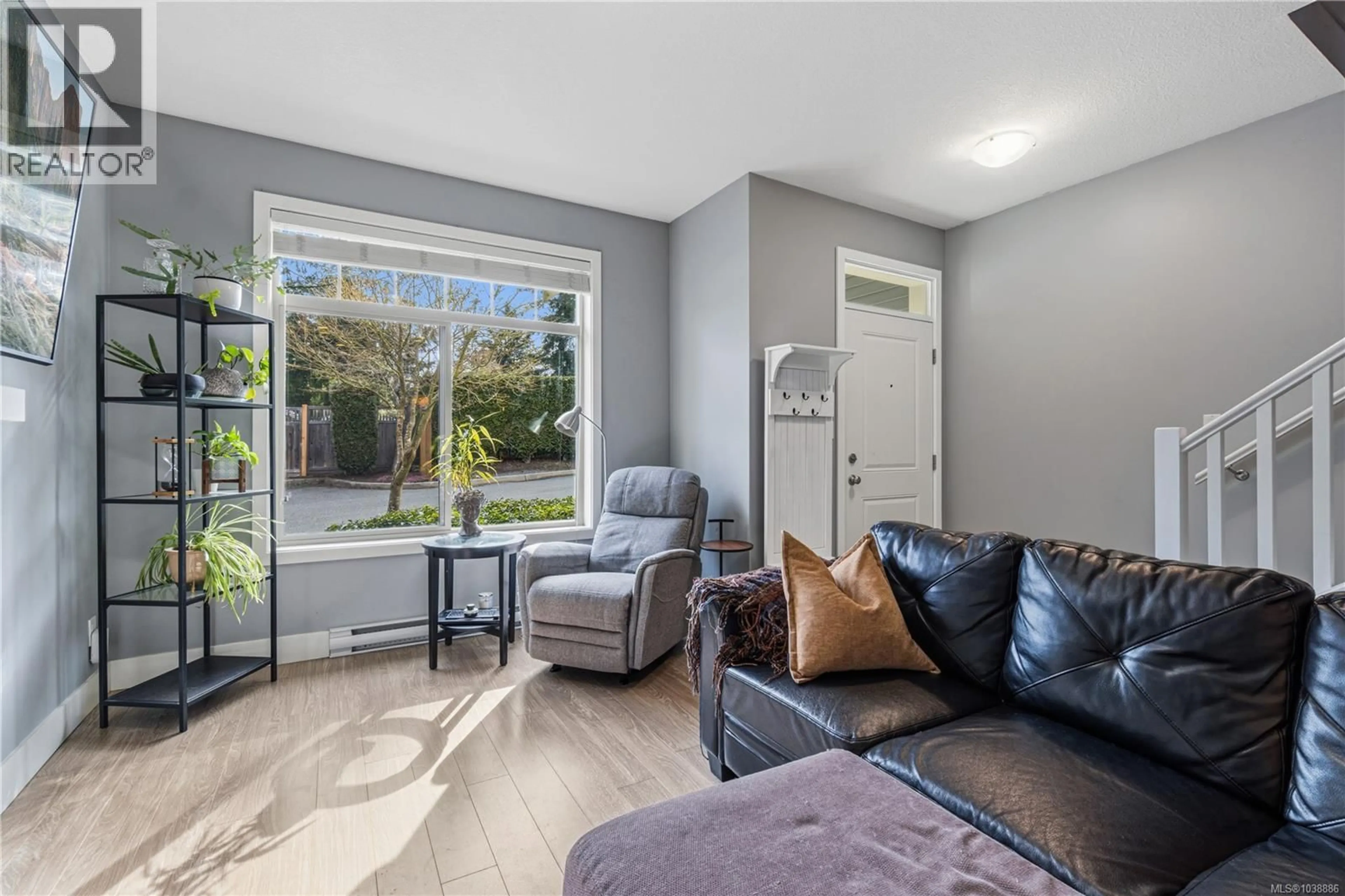 Living room with furniture, unknown for 2446 YORK CRESCENT, Nanaimo British Columbia V9T4N6