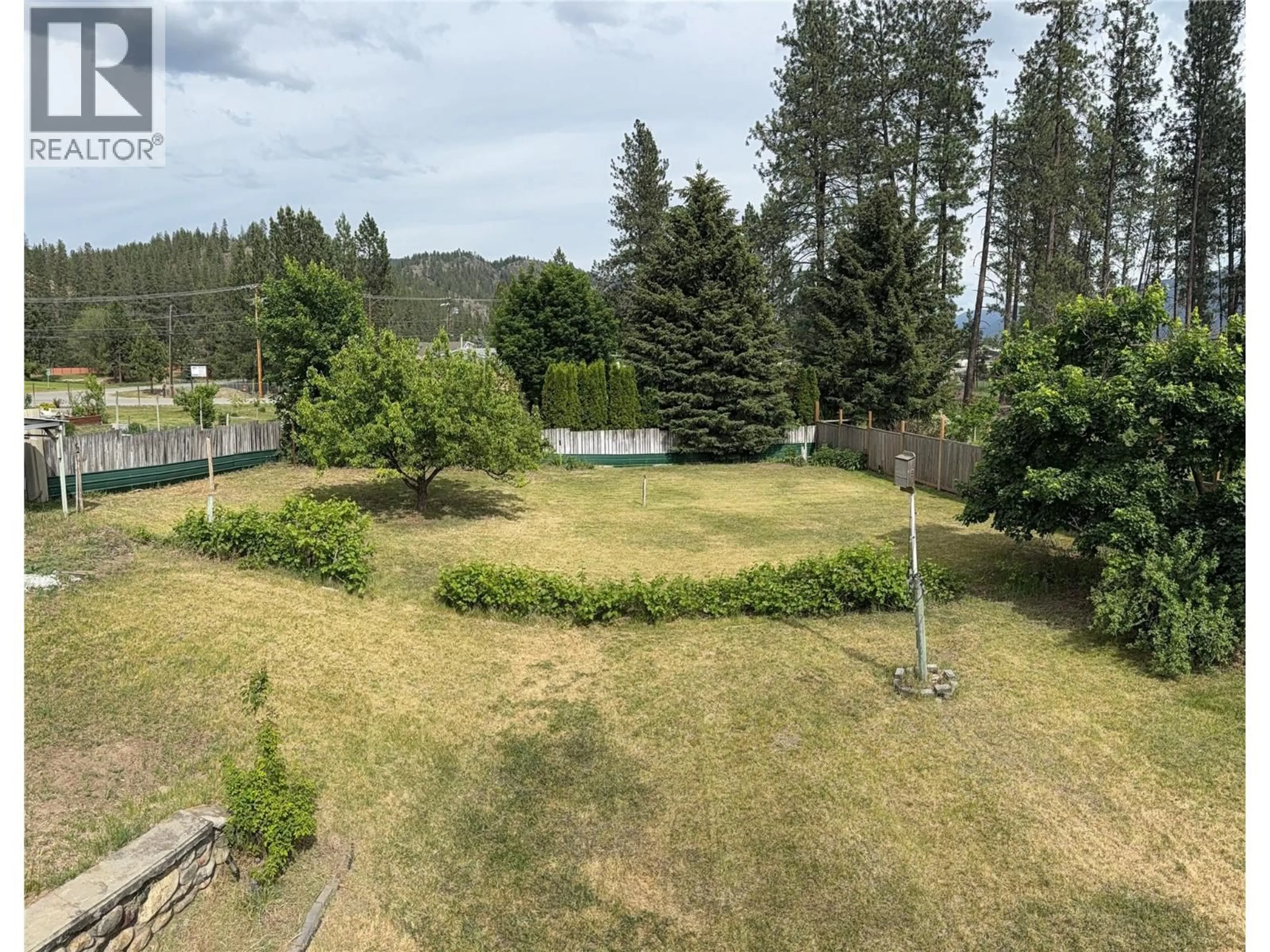 A pic from outside/outdoor area/front of a property/back of a property/a pic from drone, unknown for 8164 NORTH FORK ROAD, Grand Forks British Columbia V0H1H2