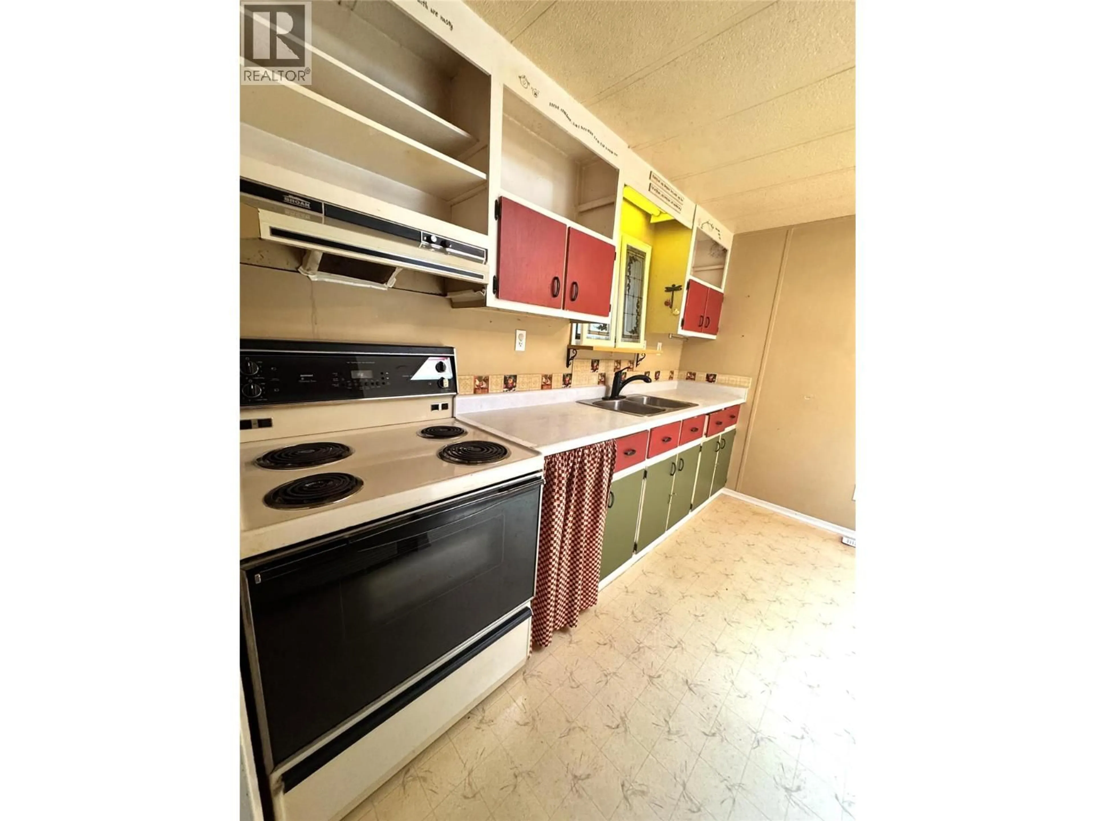 Standard kitchen, unknown for 30 - 8487 97 HIGHWAY, Oliver British Columbia V0H1T2
