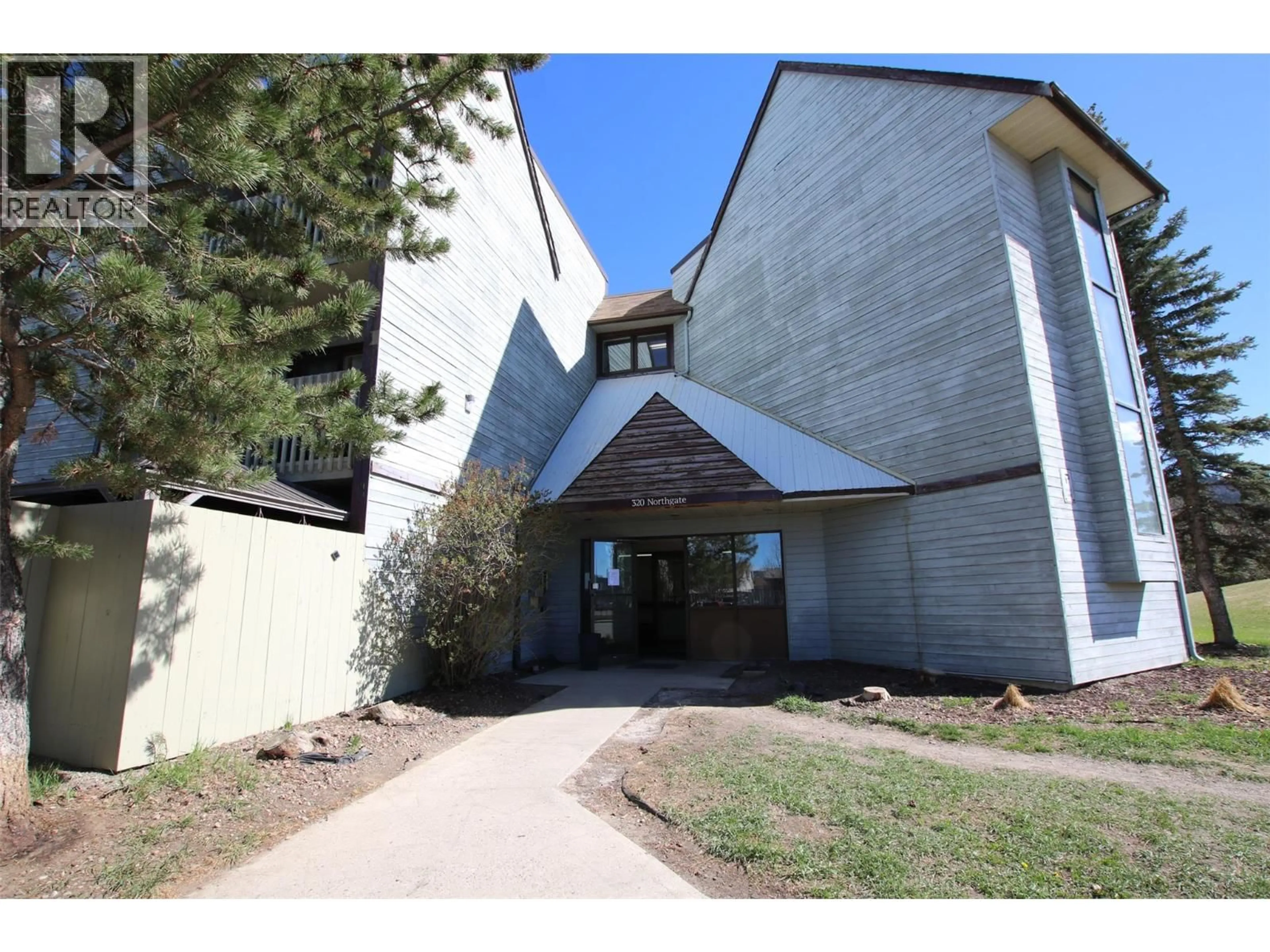 Indoor foyer for 310 - 320 NORTHGATE ROAD, Tumbler Ridge British Columbia V0C2W0