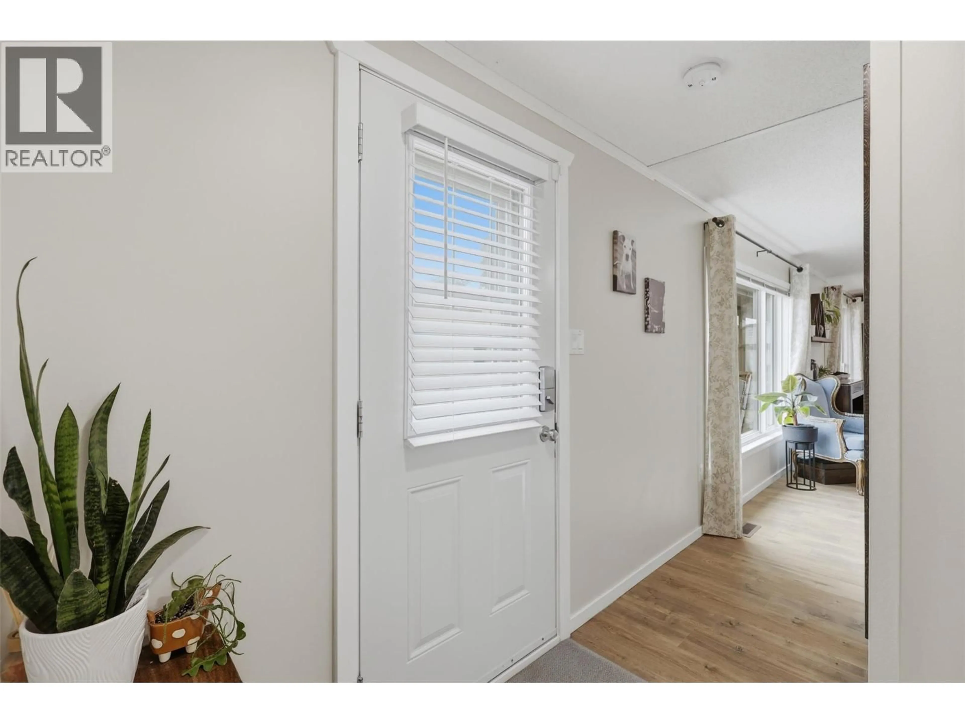 Indoor entryway for 840 KLAHANIE DRIVE, Kamloops British Columbia V2C5R2