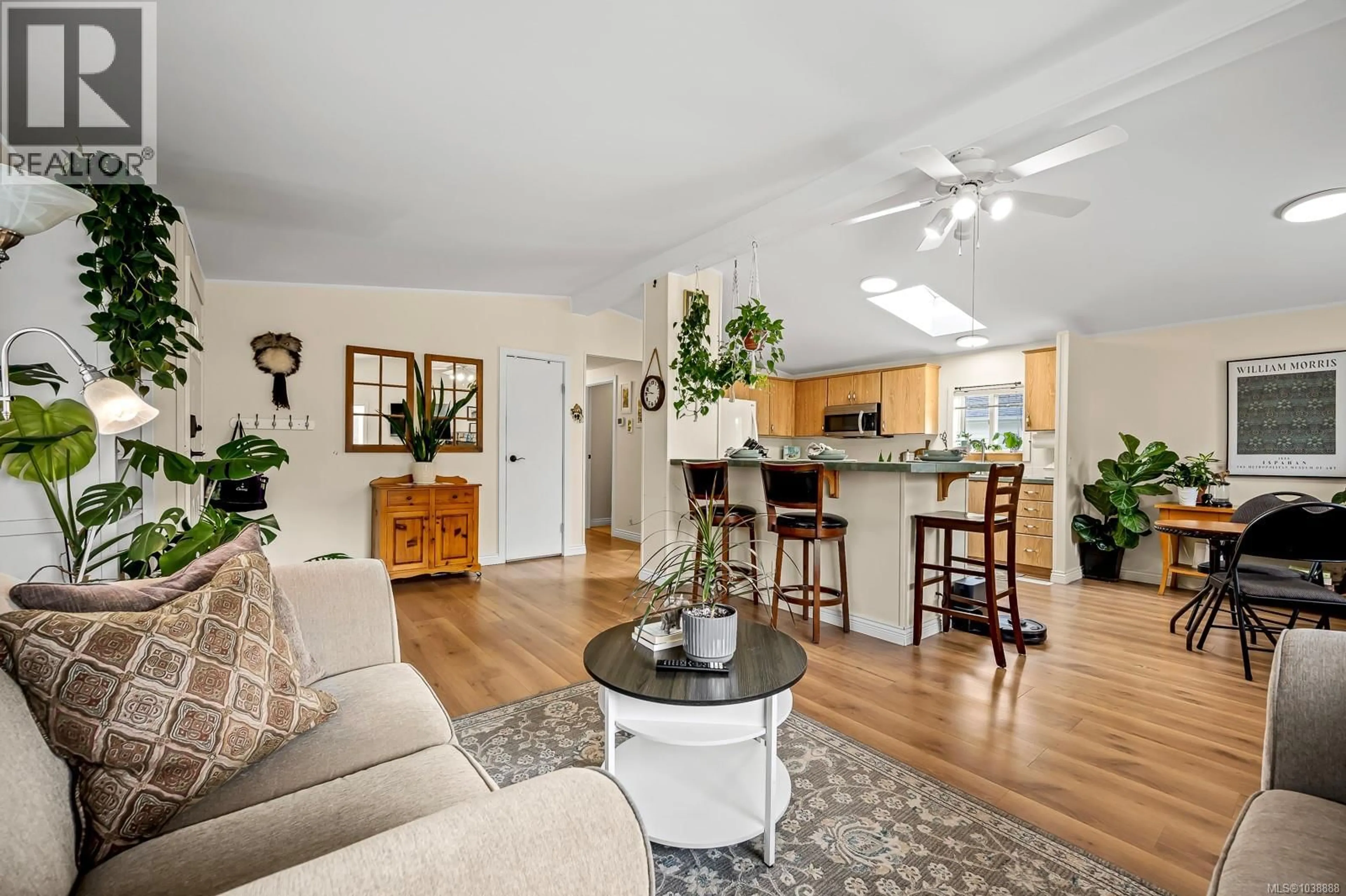 Living room with furniture, unknown for 102 - 2200 LAMBERT DRIVE, Courtenay British Columbia V9N9E1
