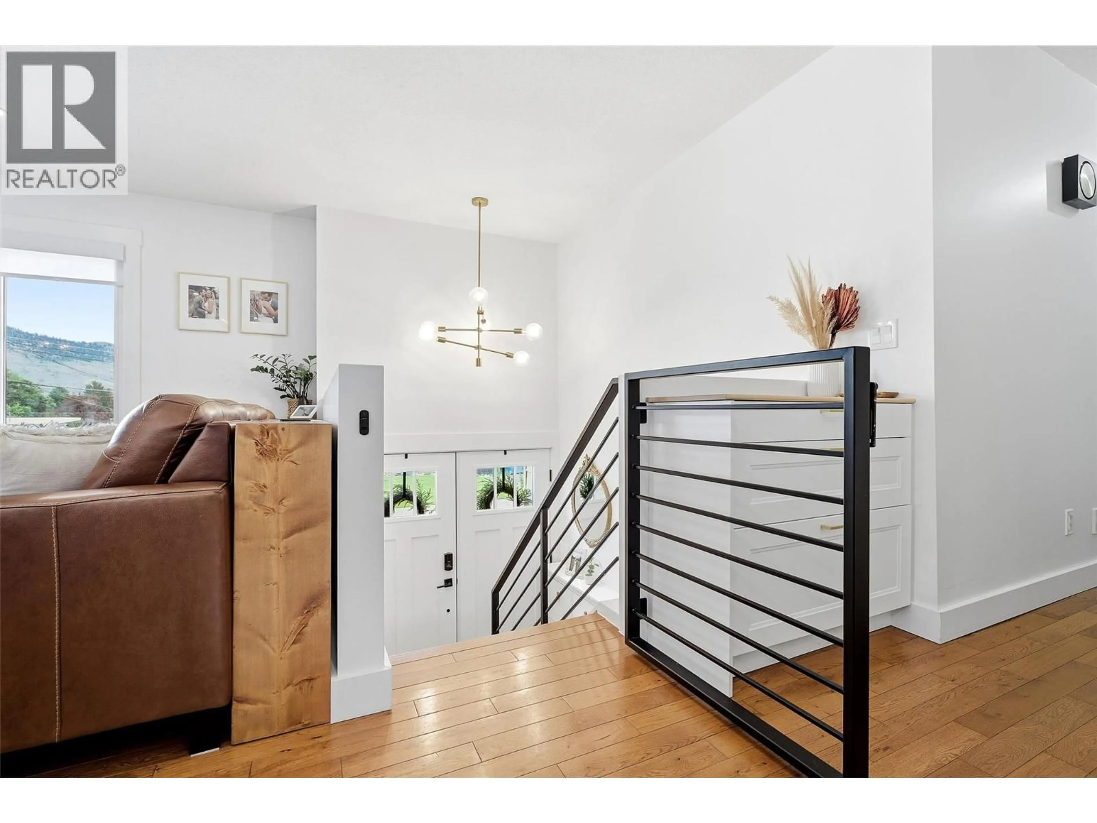 Indoor entryway for 1357 SITKA STREET, Kamloops British Columbia V2B2V8