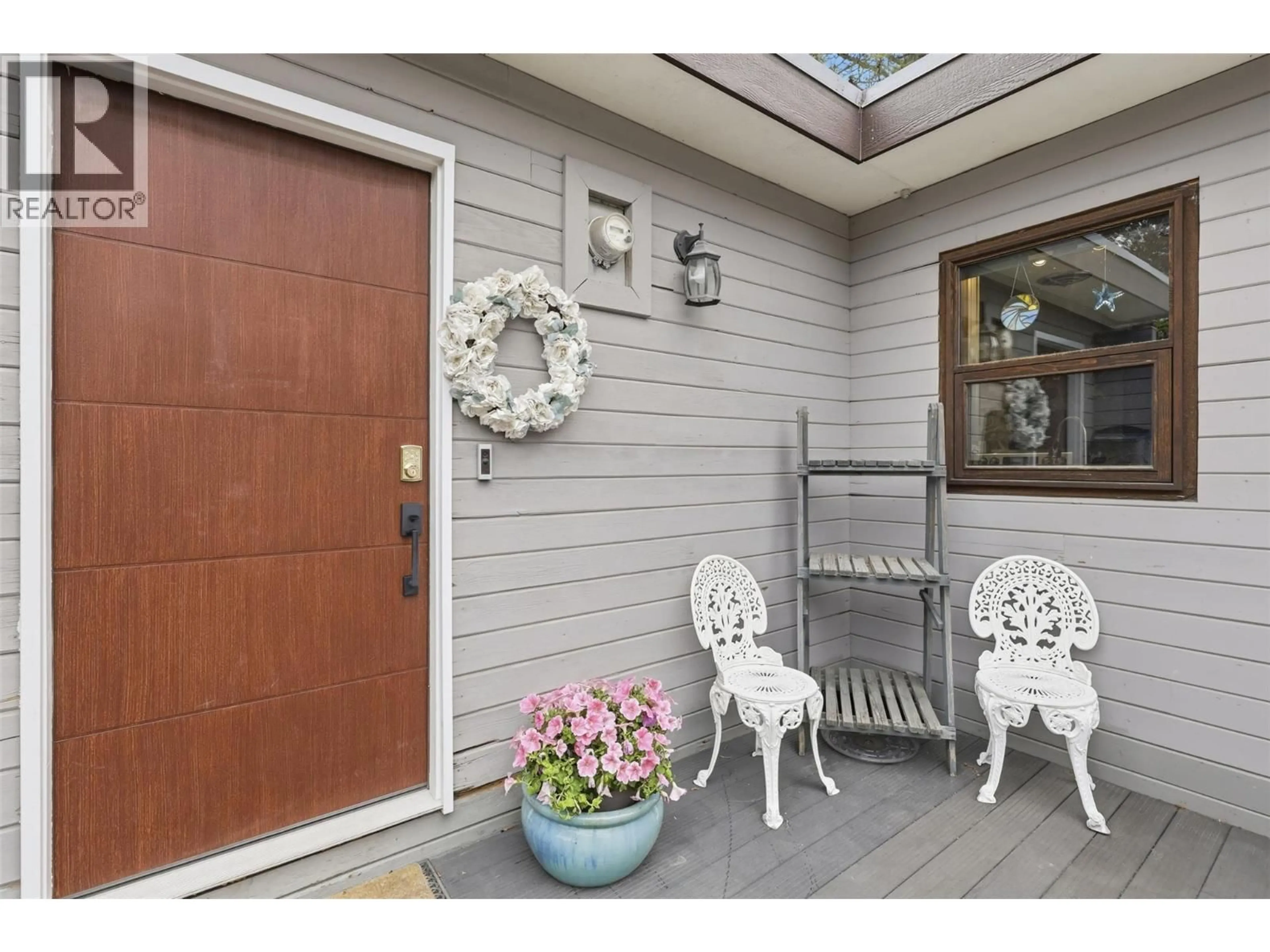 Indoor entryway for 963 GLENEAGLES DRIVE, Kamloops British Columbia V2E1K4