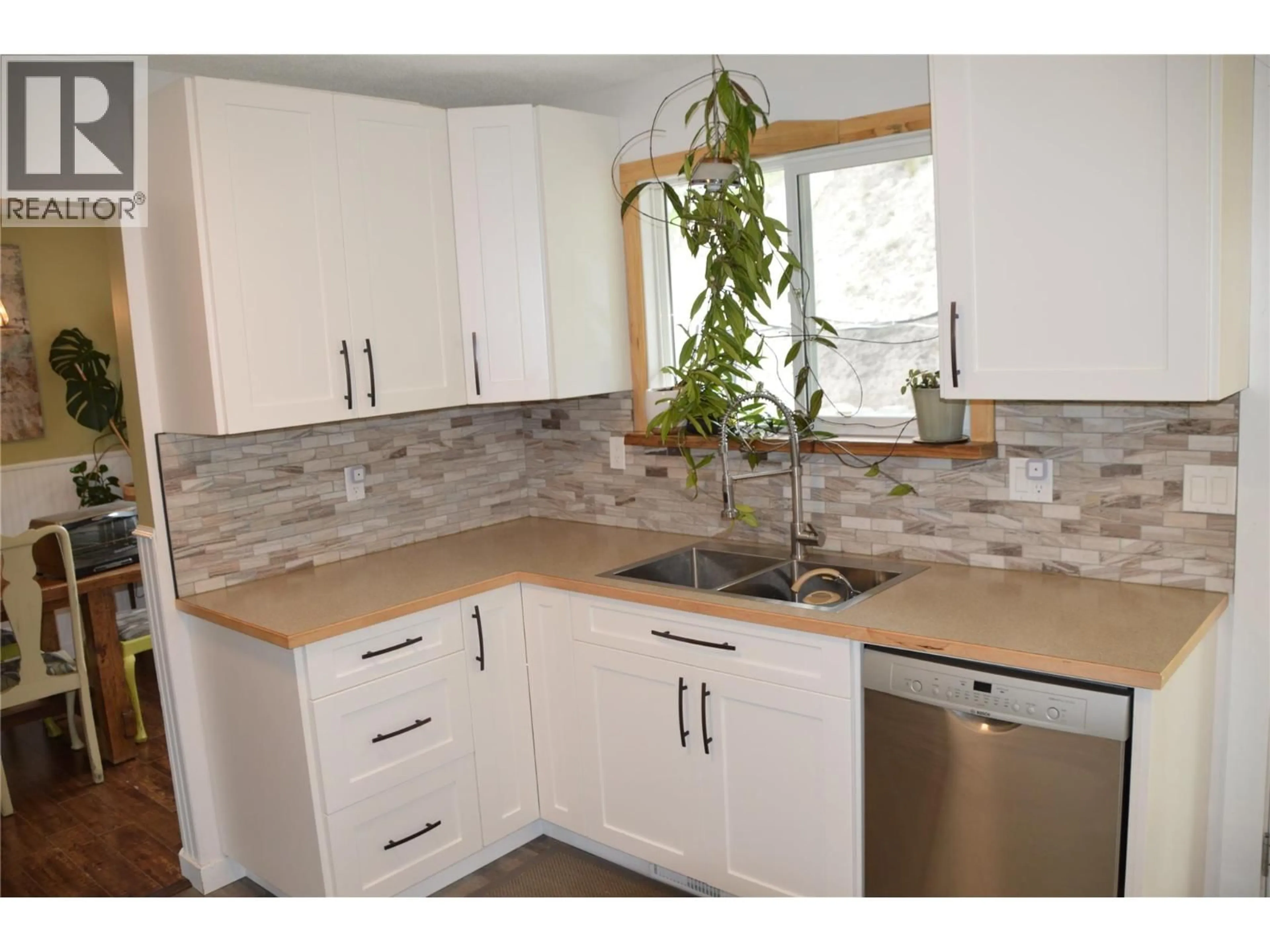 Unknown for 1975 WENTWORTH PLACE, Kamloops British Columbia V2E2B3