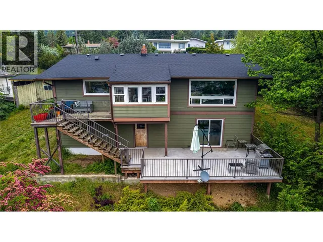 2025 CATT AVENUE, Lumby 5