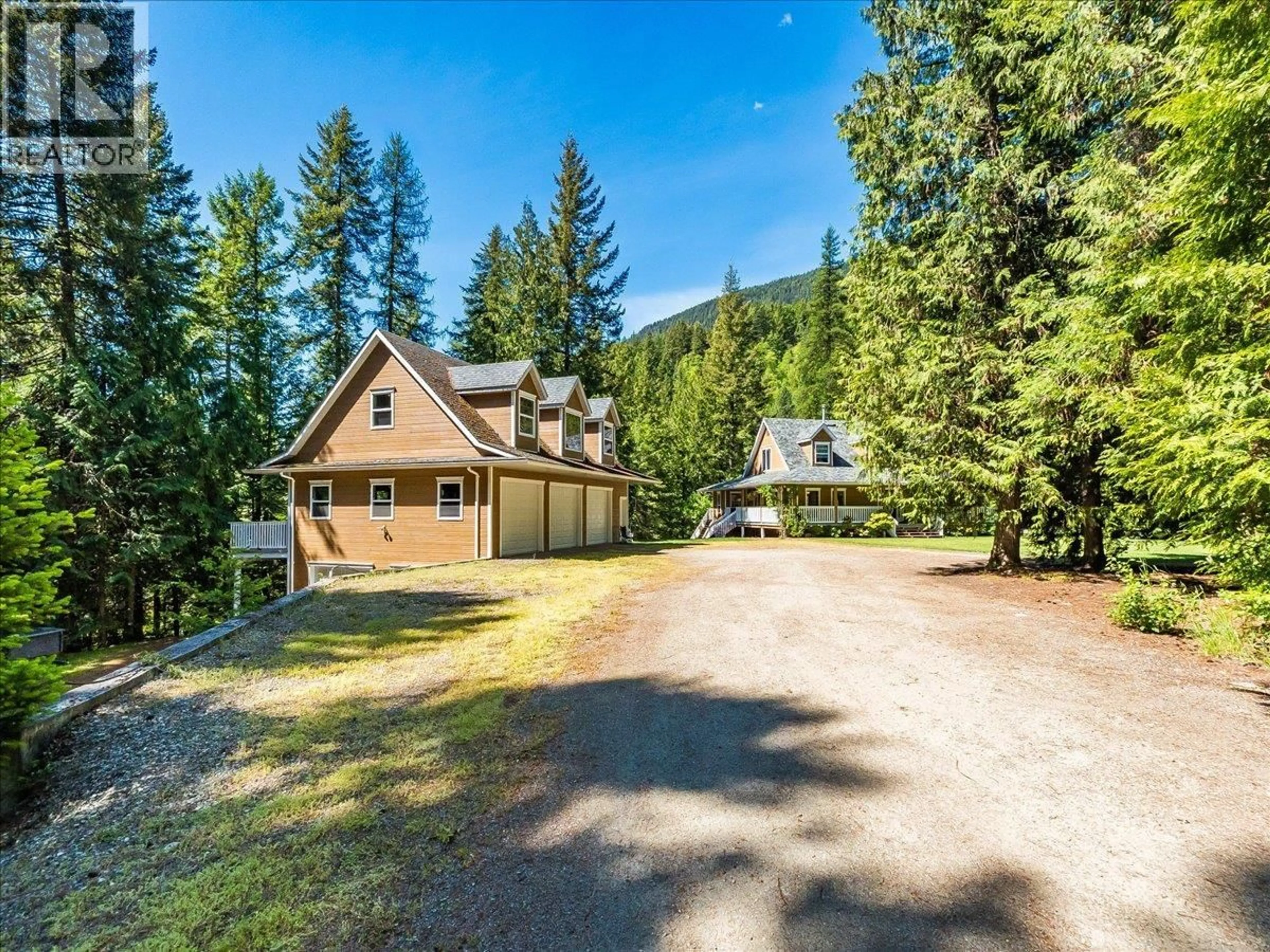 A pic from outside/outdoor area/front of a property/back of a property/a pic from drone, mountain view for 2209 JENISA ROAD, Tarrys British Columbia V1N4P1
