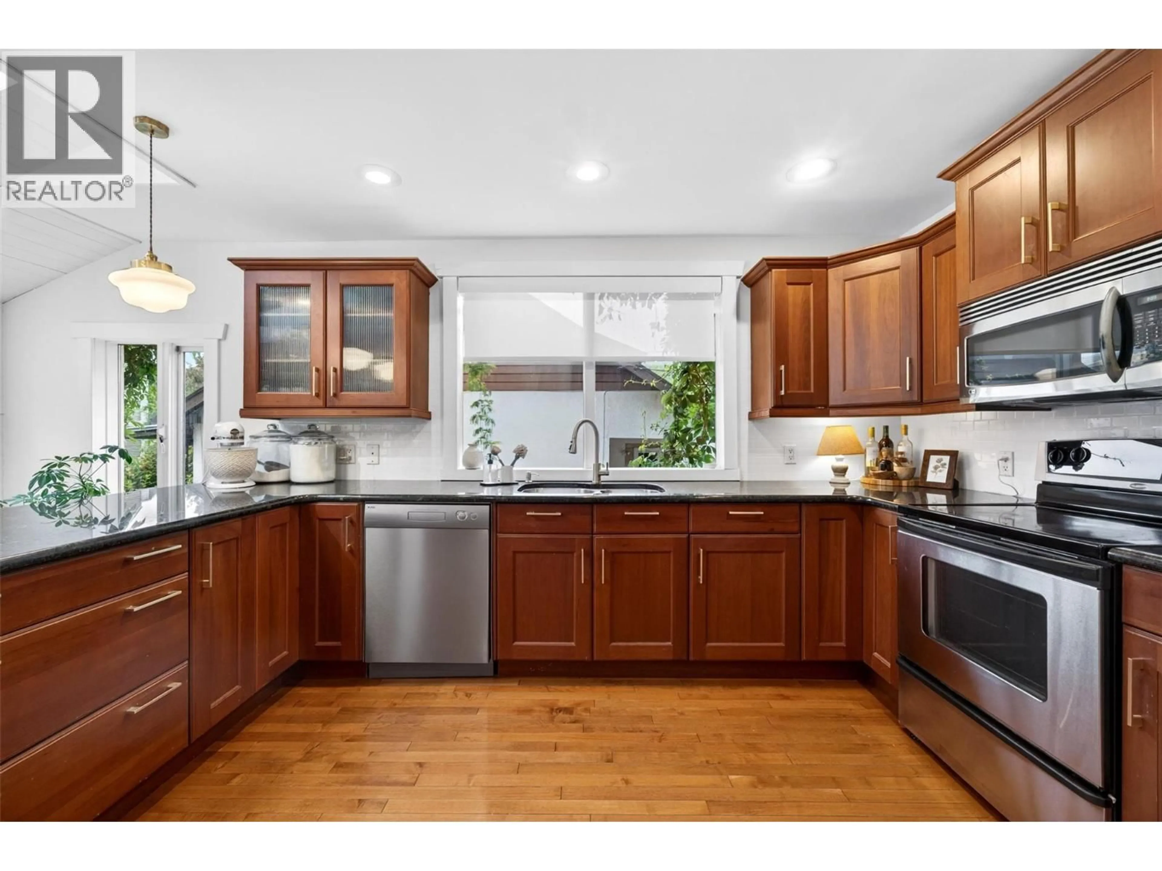 Open concept kitchen, unknown for 230 SHUSWAP STREET SOUTHEAST, Salmon Arm British Columbia V1E4H7