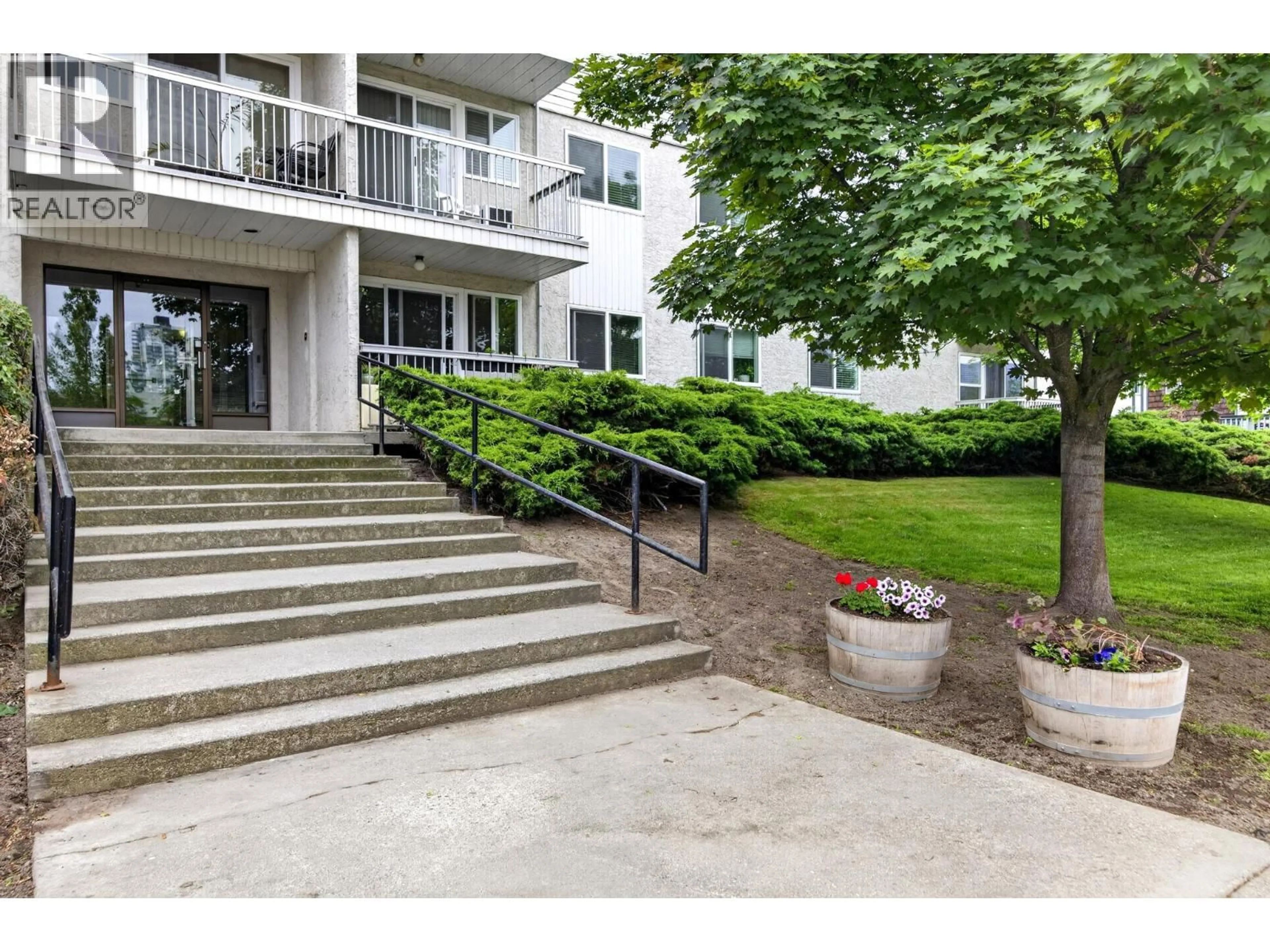 Unknown for 108 - 625 ROWCLIFFE AVENUE, Kelowna British Columbia V1Y5Y8