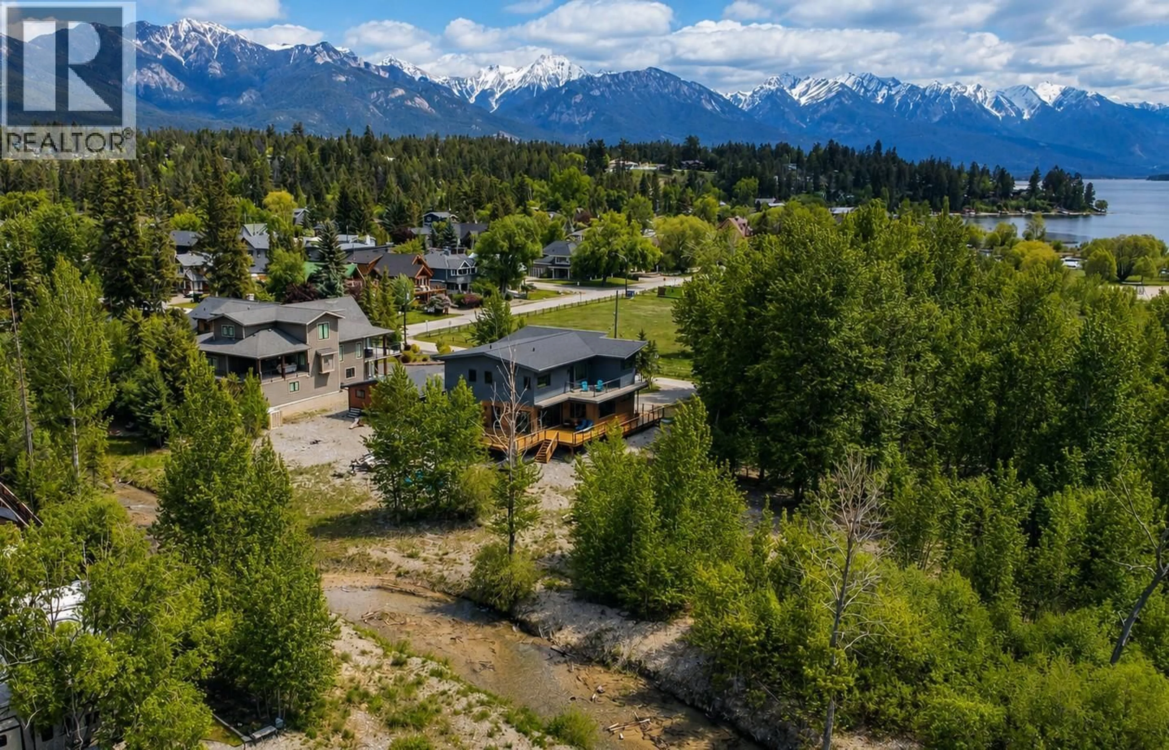 A pic from outside/outdoor area/front of a property/back of a property/a pic from drone, mountain view for 4615 ROWAN STREET, Windermere British Columbia V0B2L2