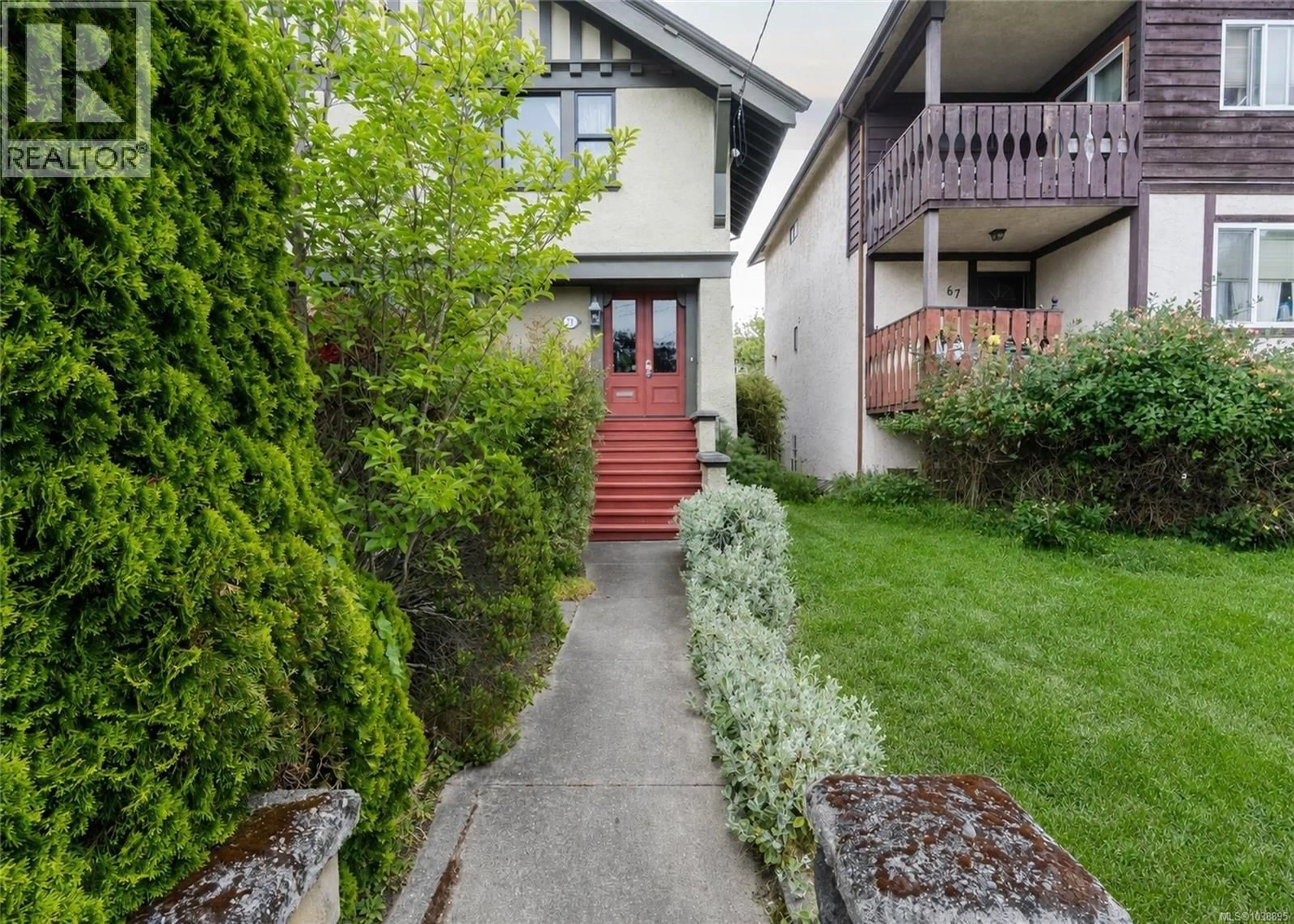 Patio, street for 71 LINDEN AVENUE, Victoria British Columbia V8V4C9