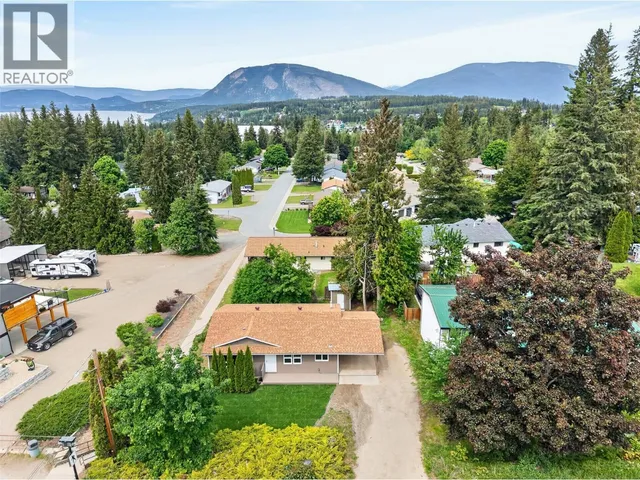 2731 OKANAGAN AVENUE NORTHEAST, Salmon Arm 2