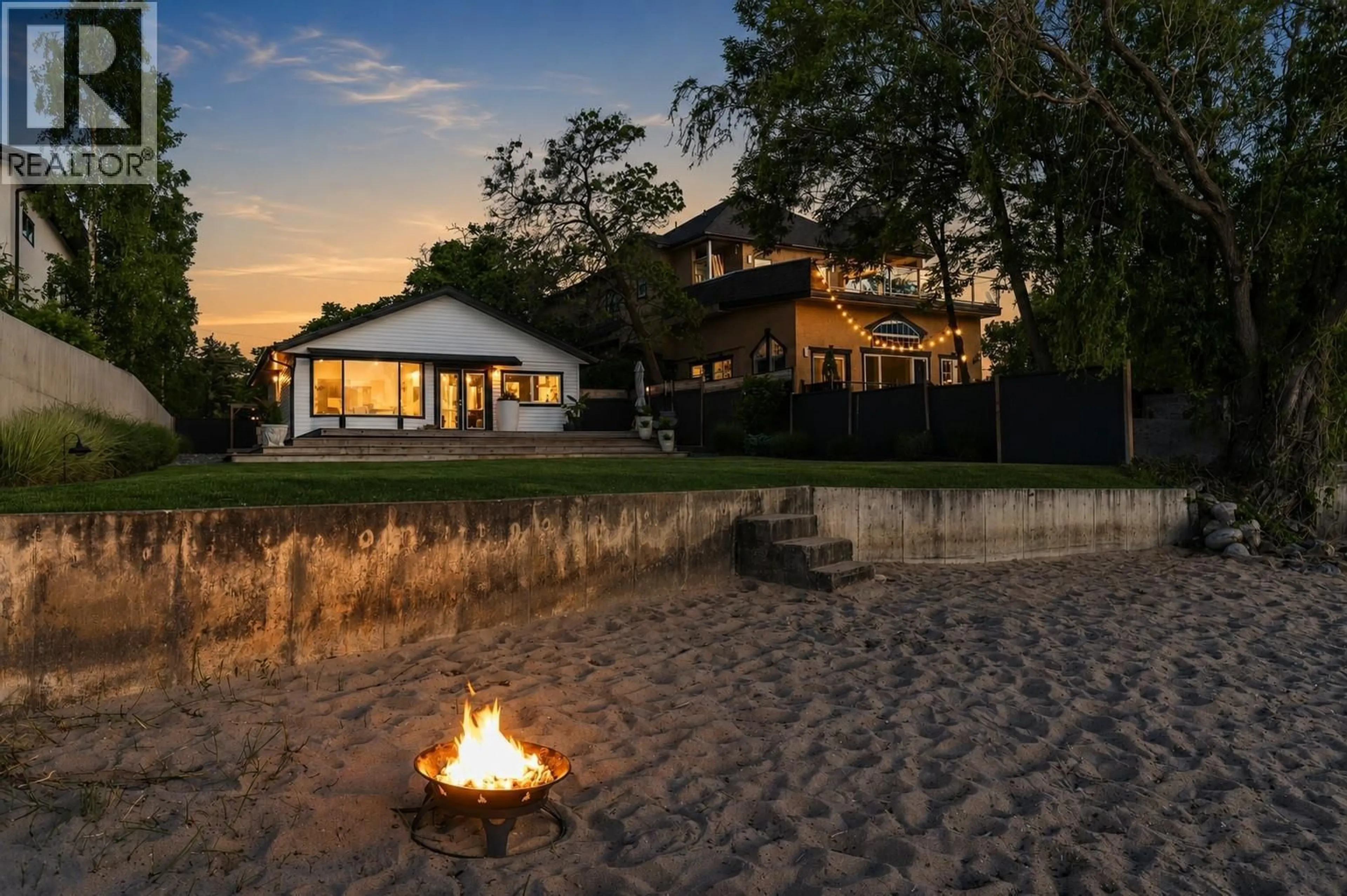 Patio, water/lake/river/ocean view for 832 MANHATTAN DRIVE, Kelowna British Columbia V1Y1H5