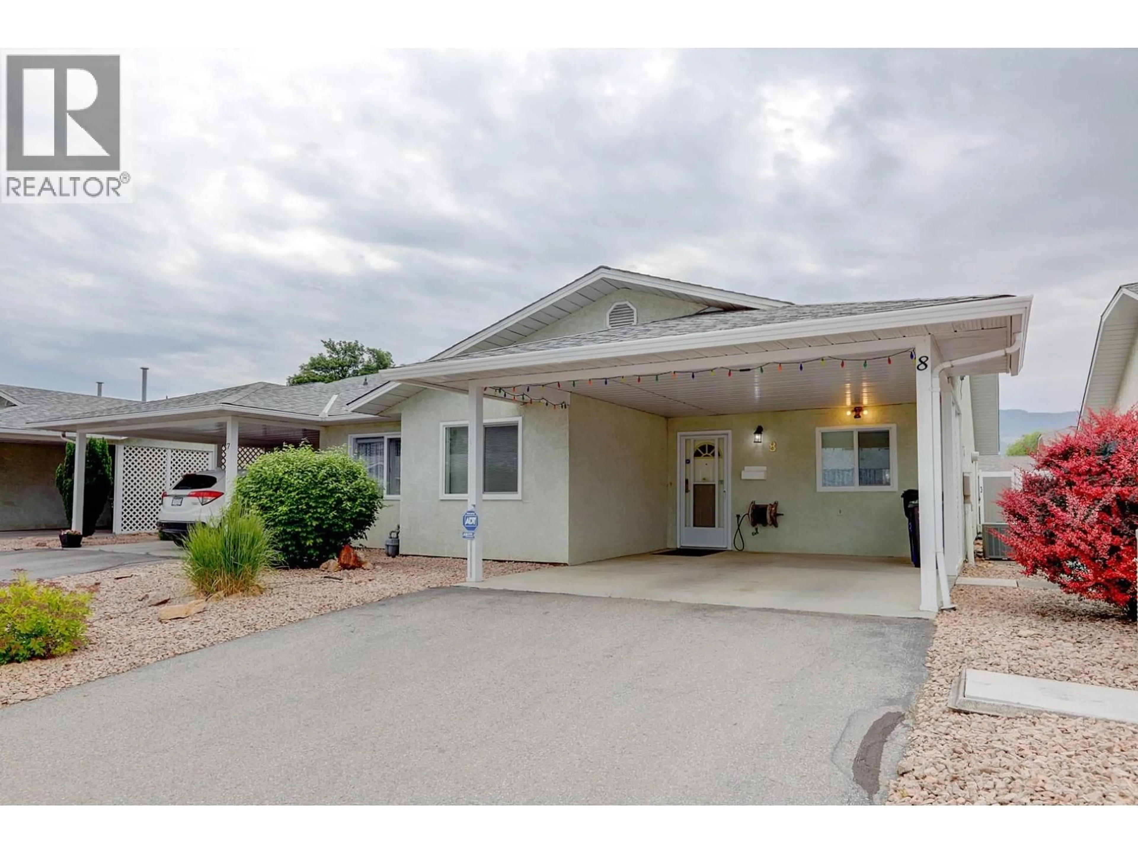 Home with vinyl exterior material, street for 8 - 3900 27 AVENUE, Vernon British Columbia V1T9E6