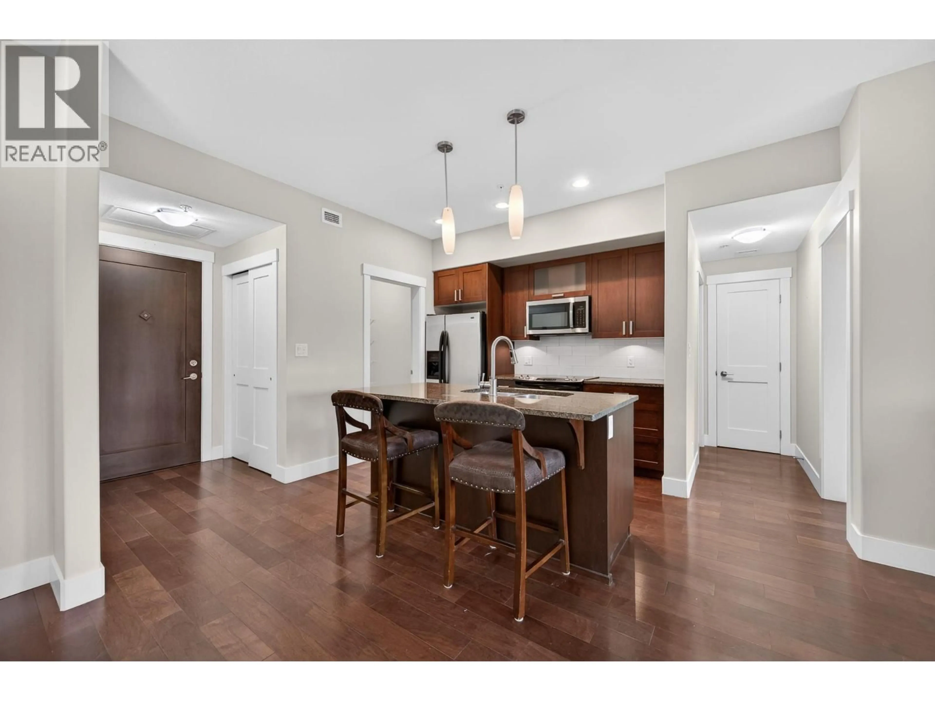 Open concept kitchen, unknown for 1303 - 1405 SPRINGHILL DRIVE, Kamloops British Columbia V2C0B4