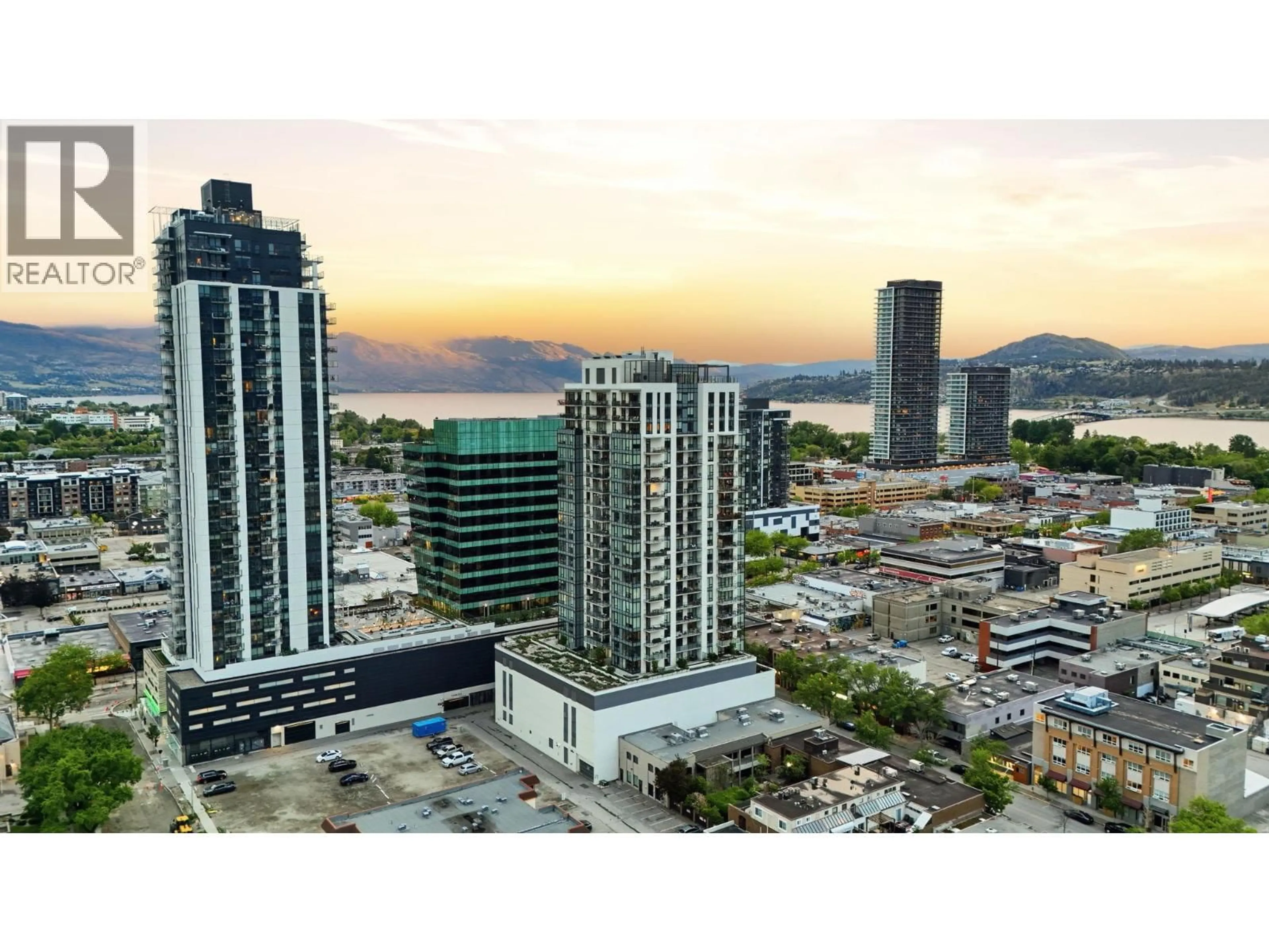 A pic from outside/outdoor area/front of a property/back of a property/a pic from drone, city buildings view from balcony for 1610 - 1471 ST PAUL STREET, Kelowna British Columbia V1Y2E4