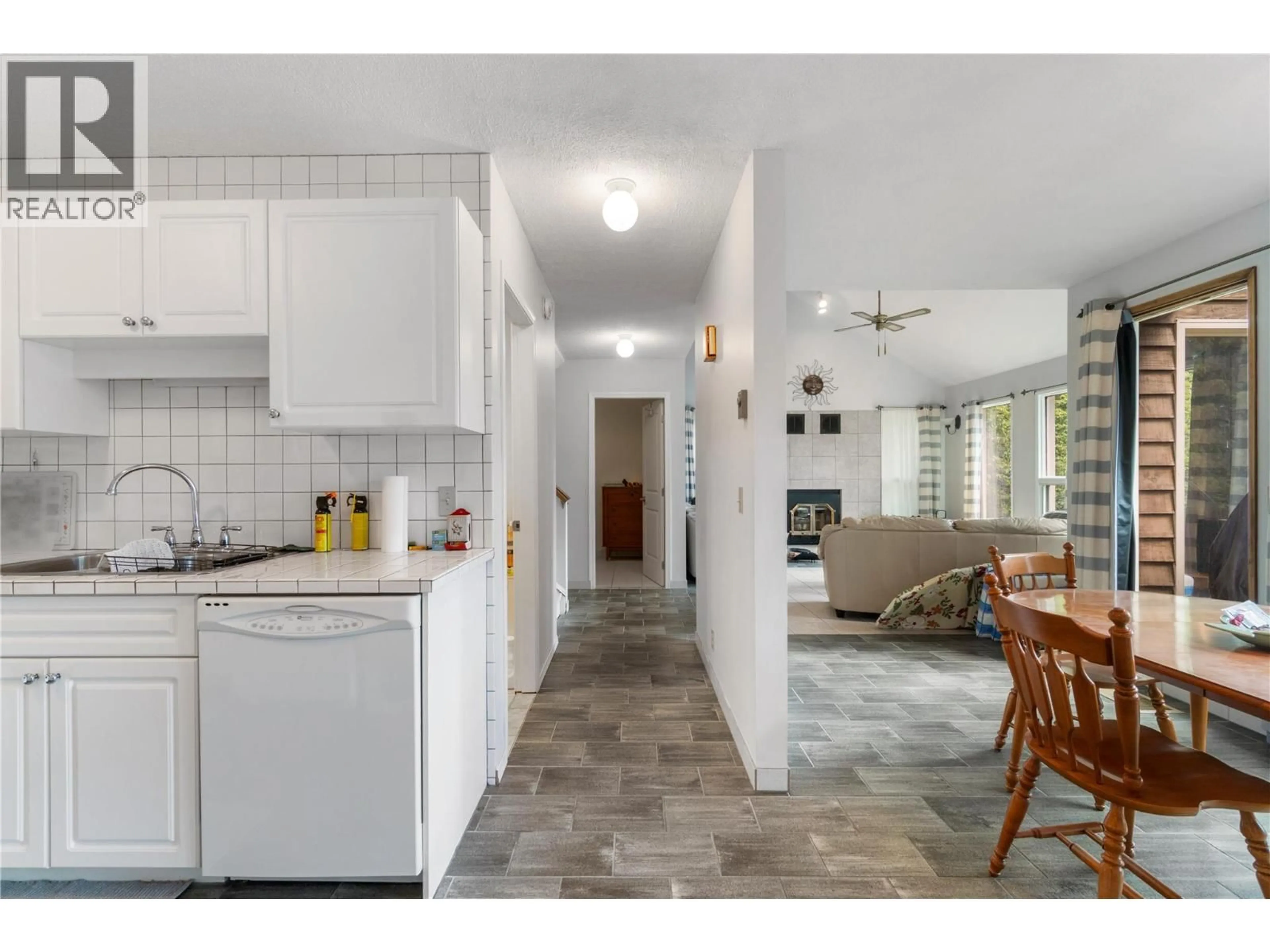 Unknown for 7256 ESTATE DRIVE, Anglemont British Columbia V0E1M8