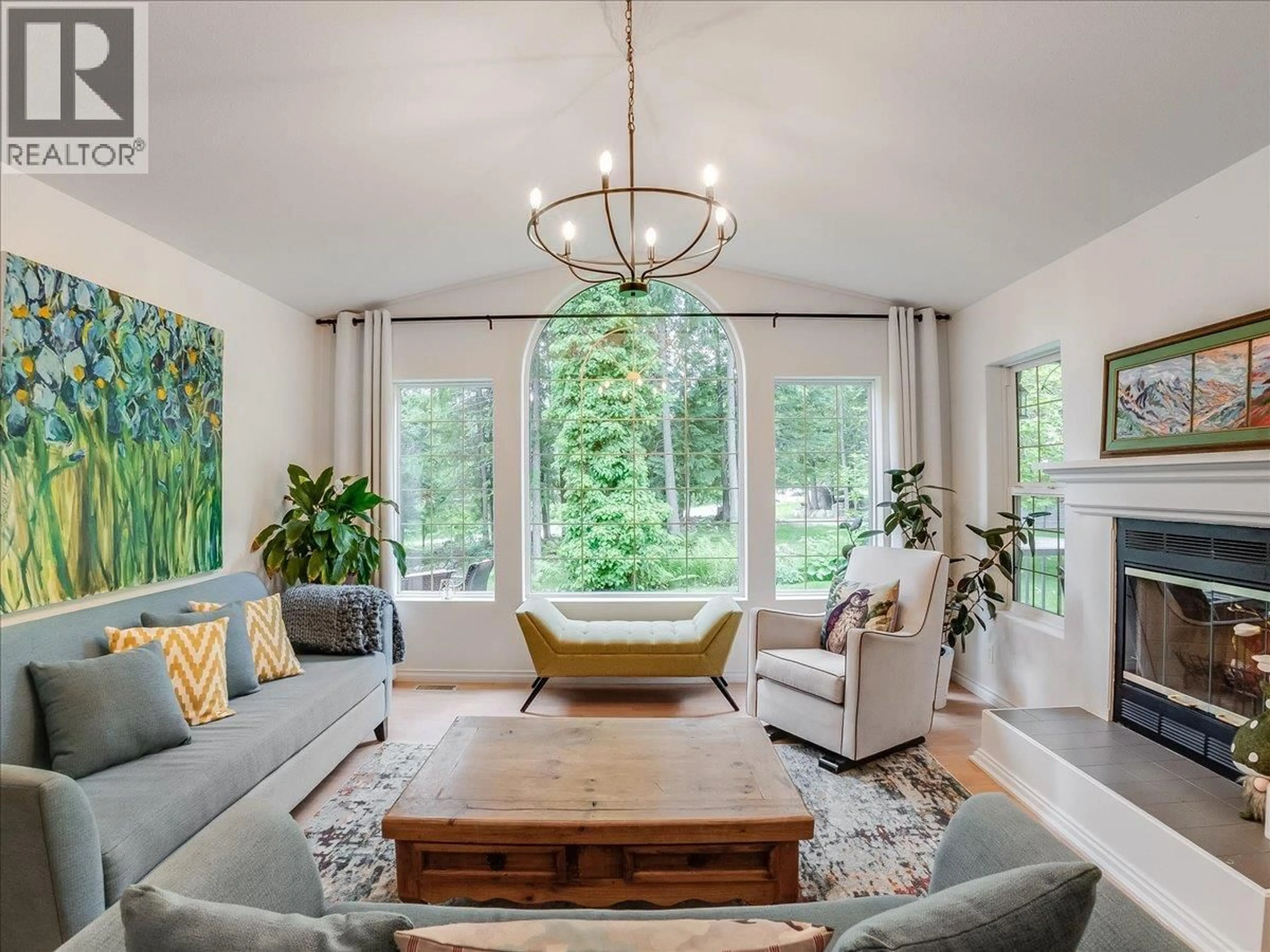 Living room with furniture, unknown for 2287 CRYSTAL SPRINGS ROAD, Nelson British Columbia V1L6K4