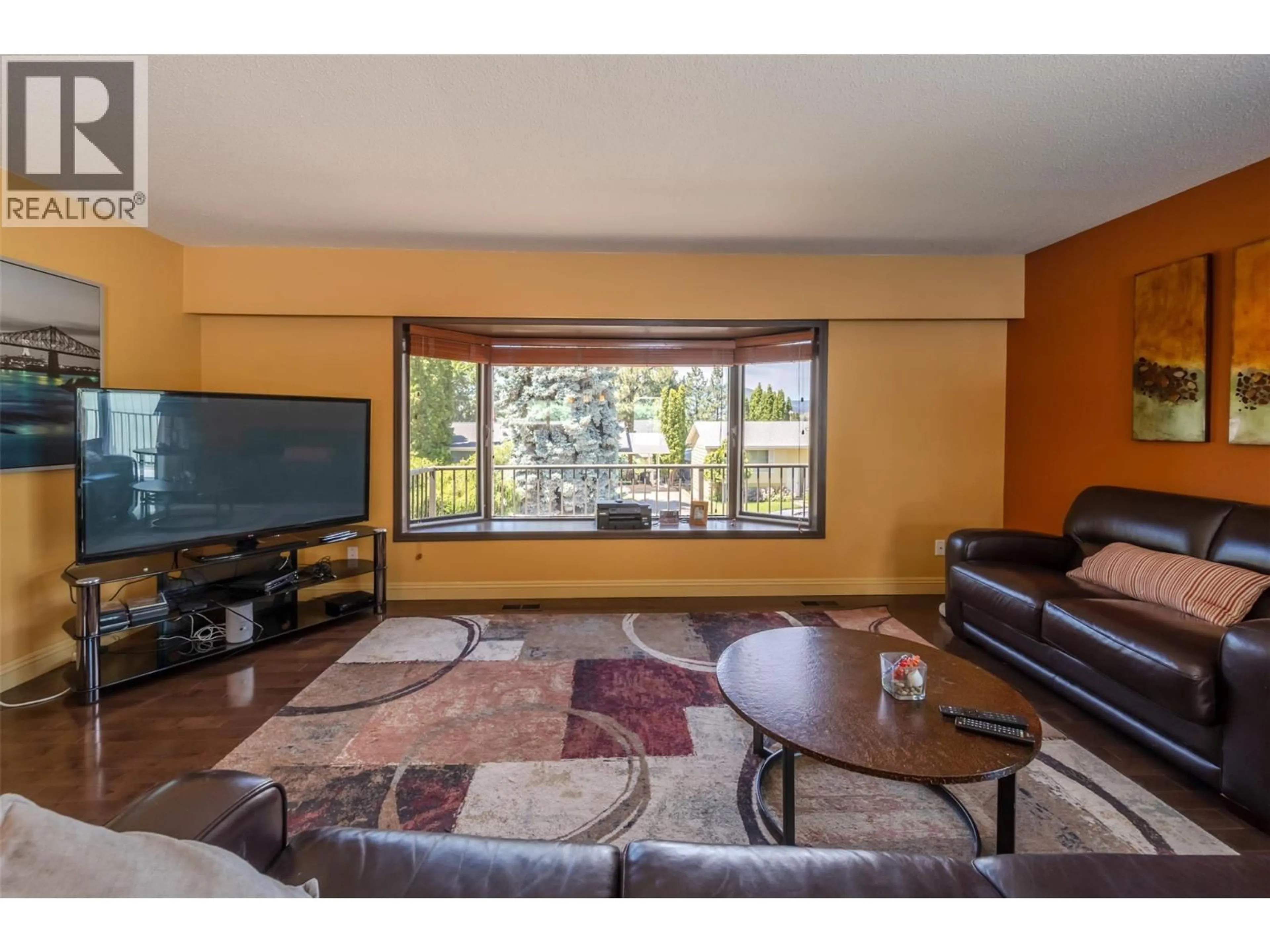 Living room with furniture, unknown for 186 DUNANT CRESCENT, Penticton British Columbia V2A3G2