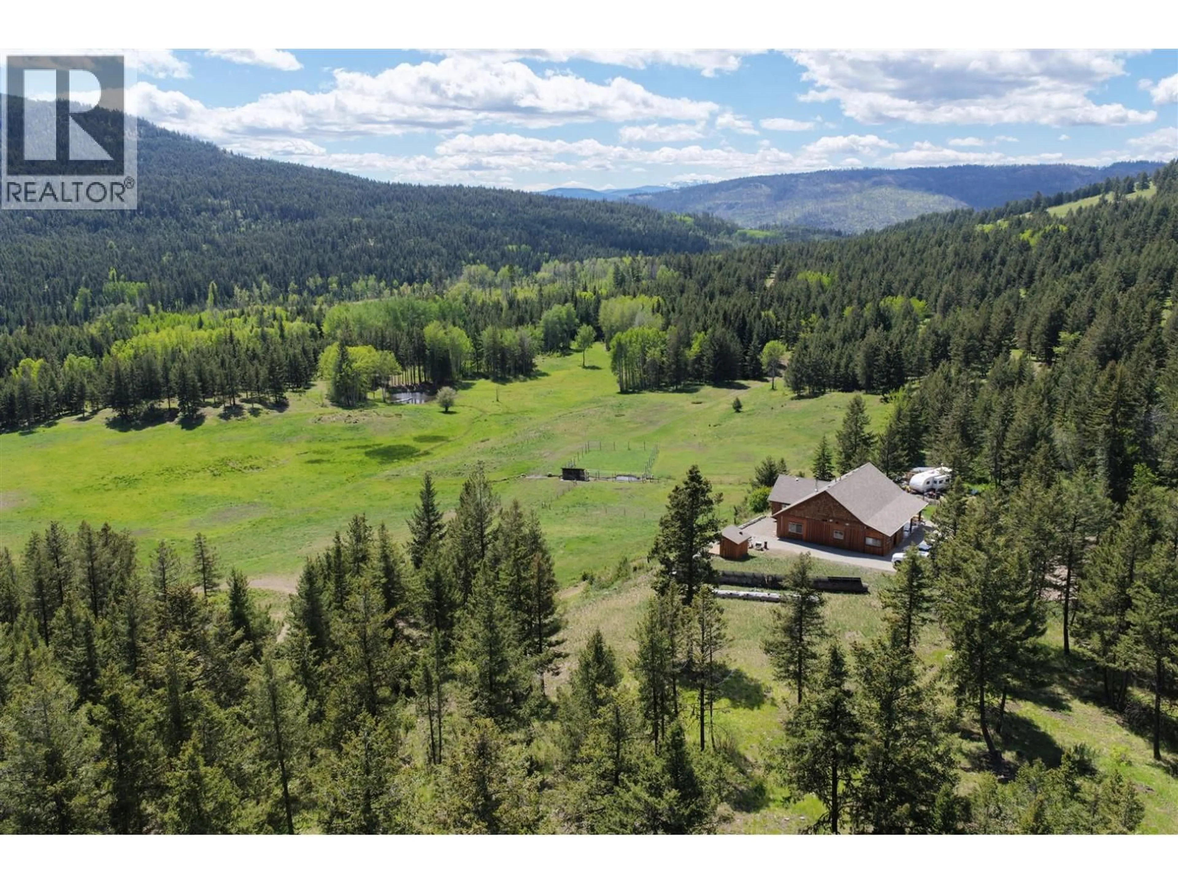 A pic from outside/outdoor area/front of a property/back of a property/a pic from drone, mountain view for 747 ARMSTRONG SMITH OTHER, Kaleden British Columbia V0H1K0