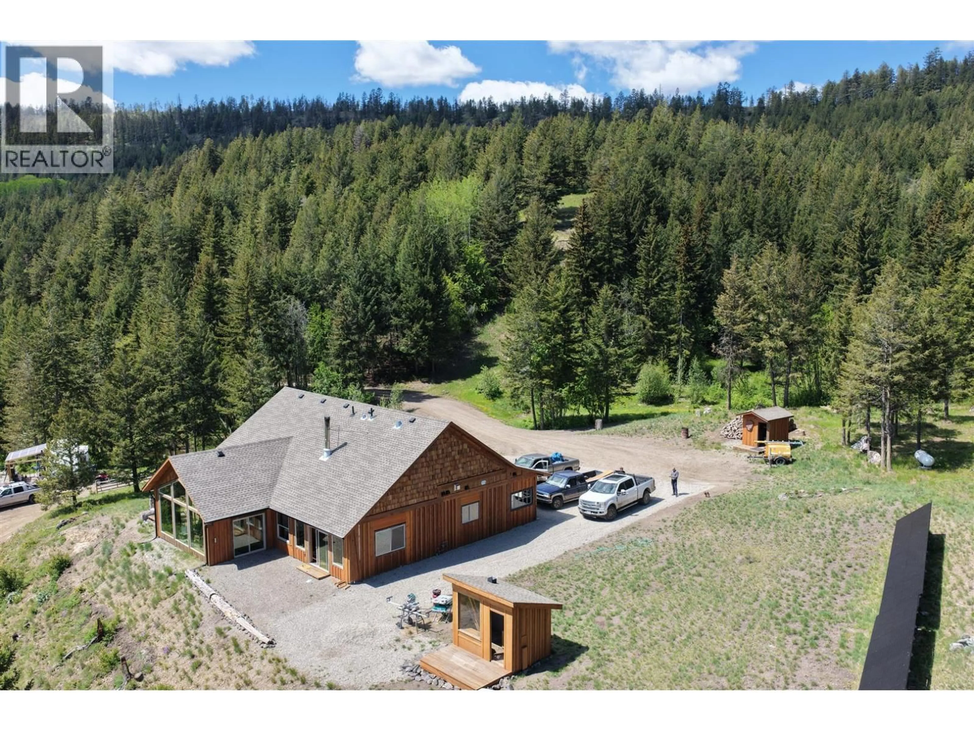 A pic from outside/outdoor area/front of a property/back of a property/a pic from drone, mountain view for 747 ARMSTRONG SMITH OTHER, Kaleden British Columbia V0H1K0