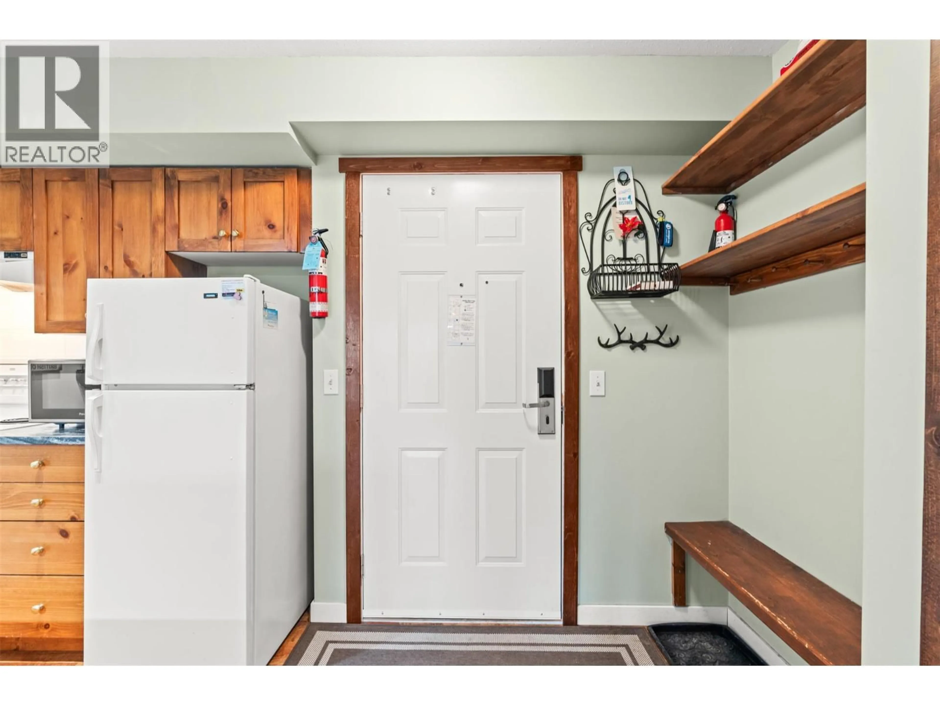 Indoor entryway for 256 - 155 SILVER LODE LANE, Vernon British Columbia V1B3M1