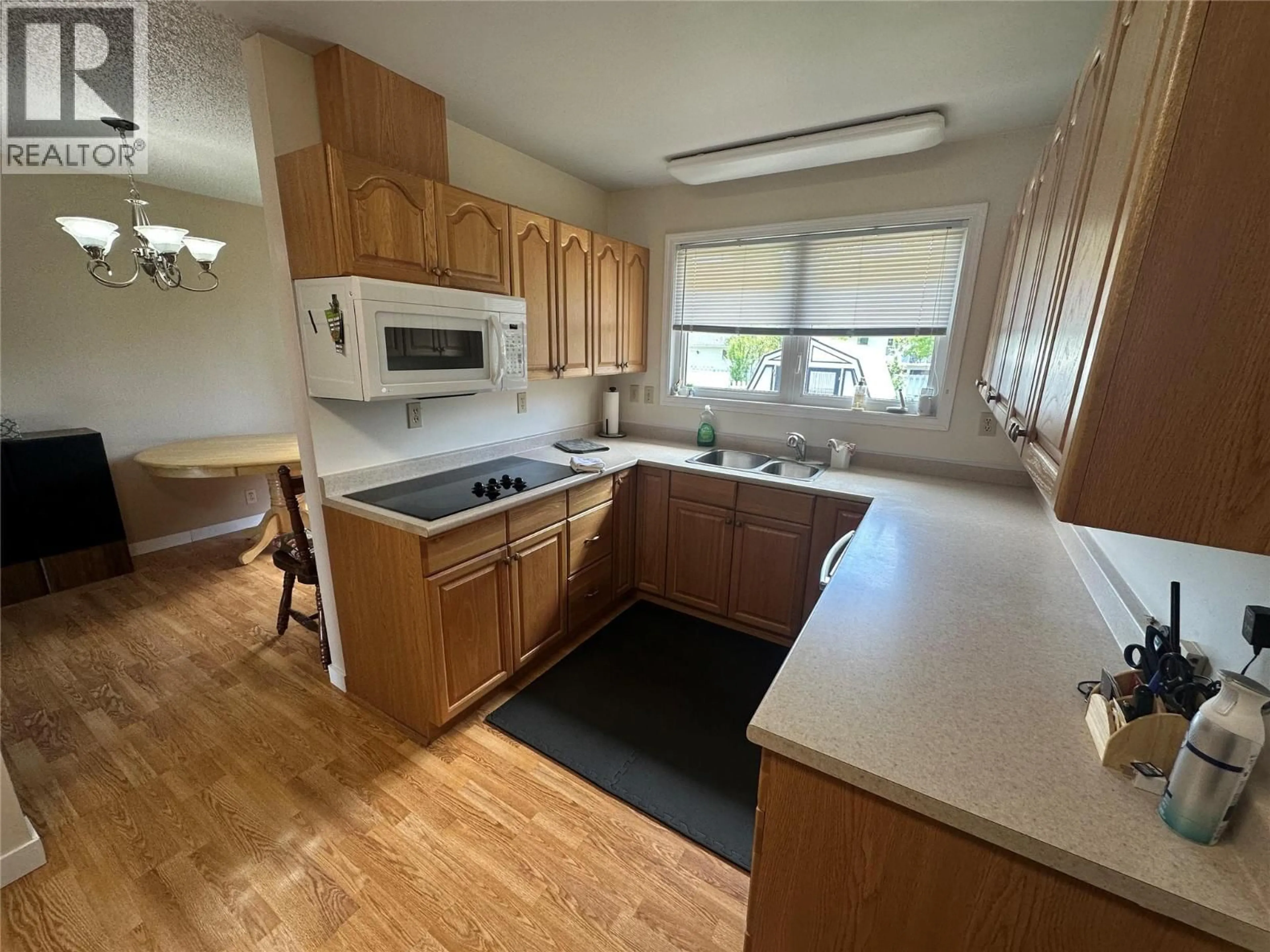Standard kitchen, unknown for 1625 113 AVENUE, Dawson Creek British Columbia V1G4J7