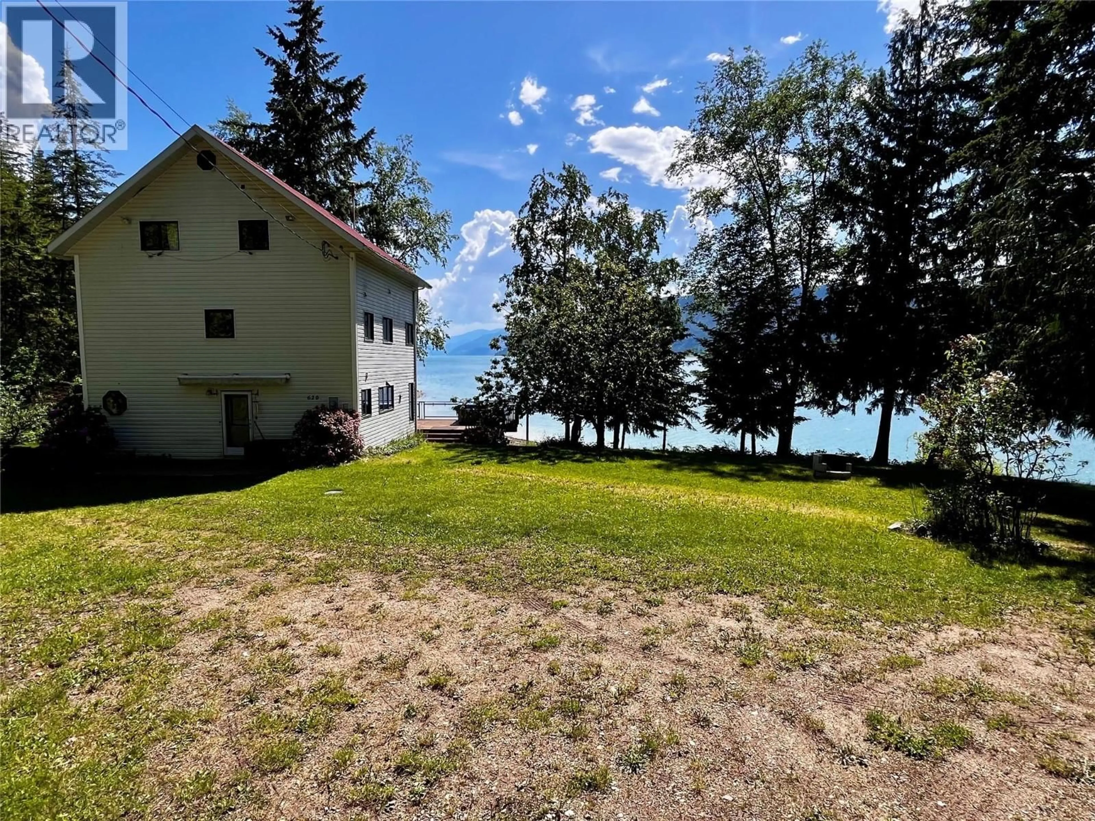 A pic from outside/outdoor area/front of a property/back of a property/a pic from drone, water/lake/river/ocean view for 620 APPLEGROVE ROAD, Fauquier British Columbia V0G1K0