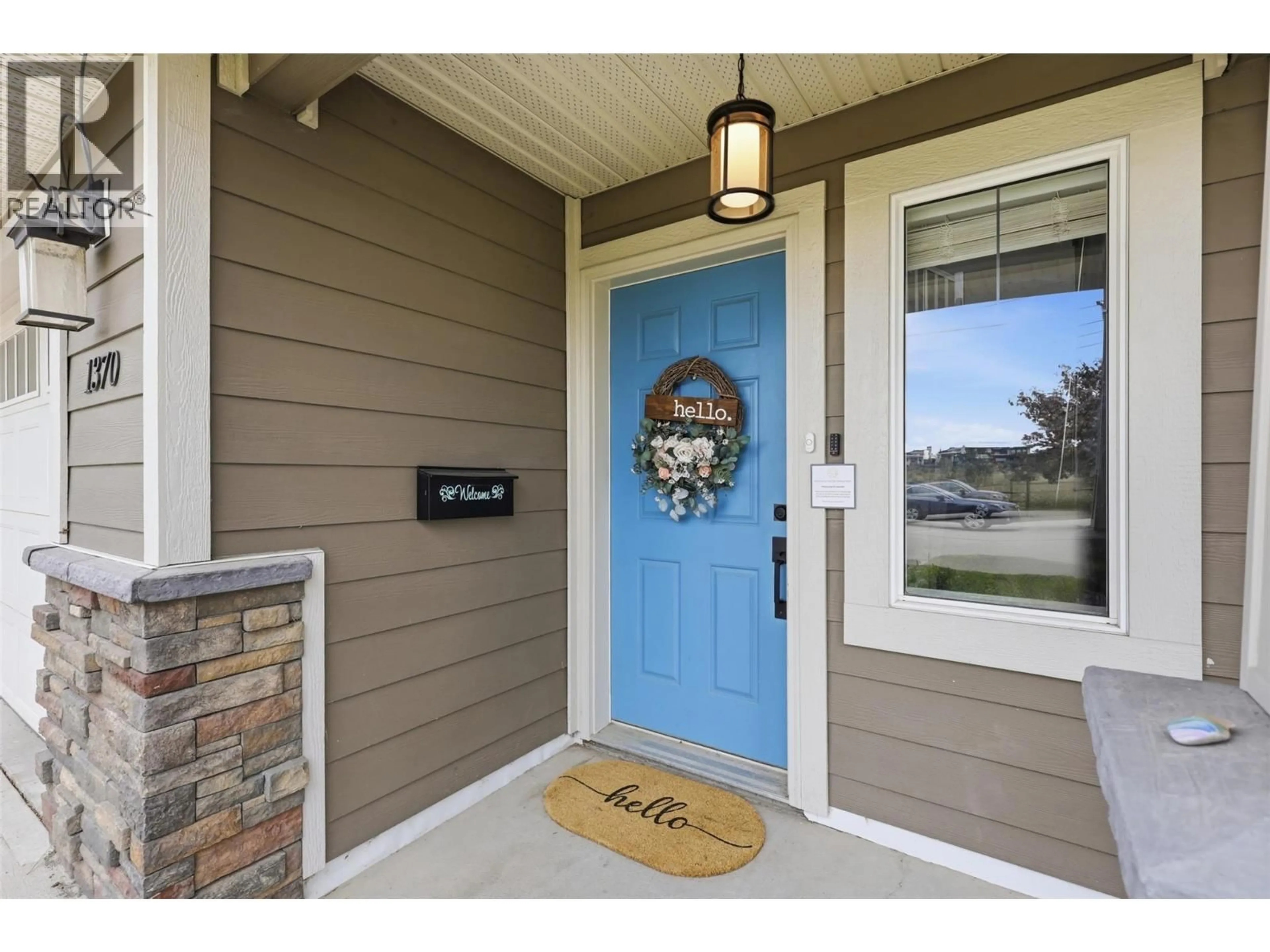 Indoor entryway for 1370 PACIFIC WAY, Kamloops British Columbia V2E0A4
