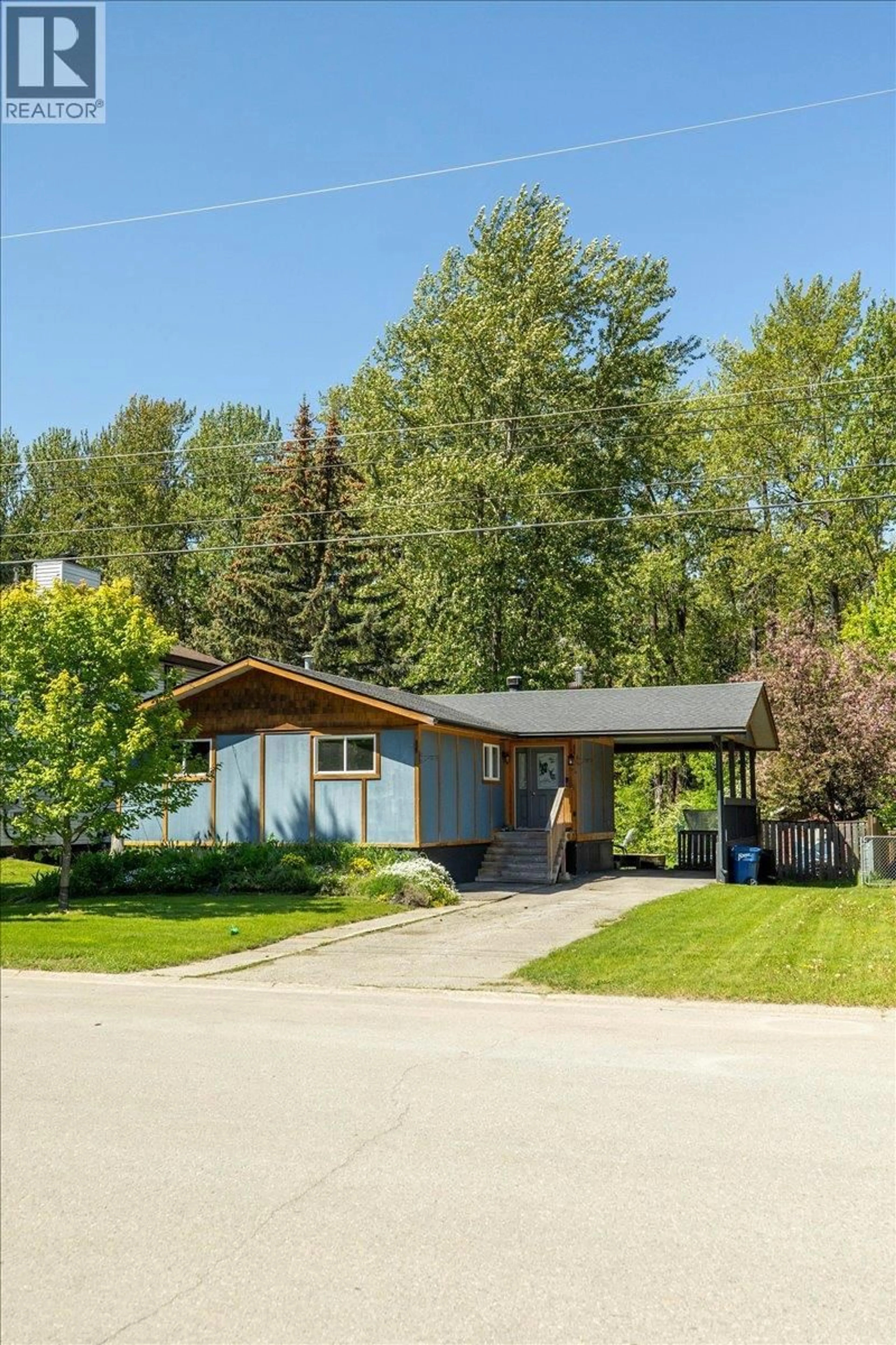 Home with vinyl exterior material, street for 8 MT PROCTOR AVENUE, Fernie British Columbia V0B1M3