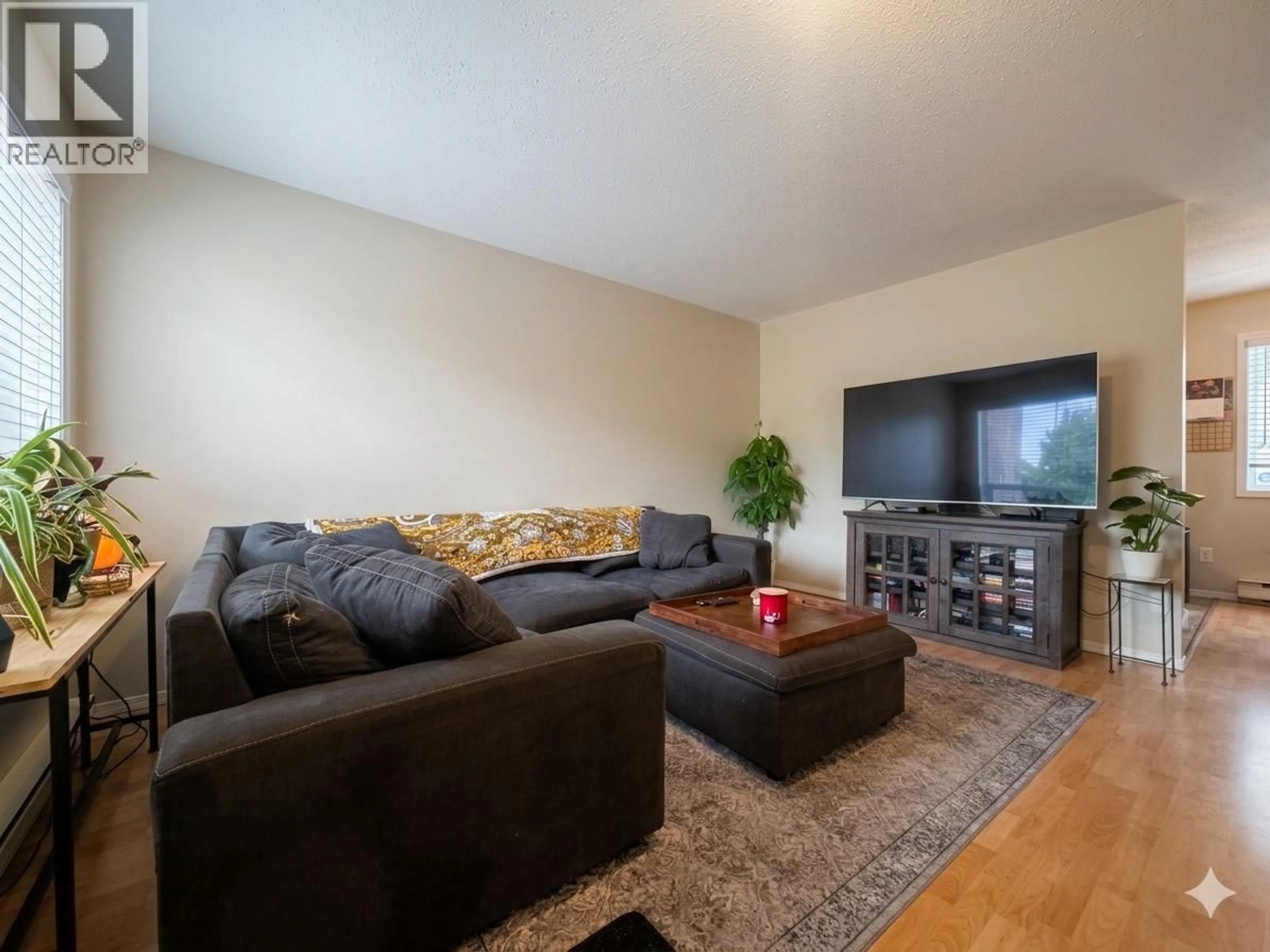 Living room with furniture, unknown for 106 - 1006 KING STREET, Penticton British Columbia V2A4S6