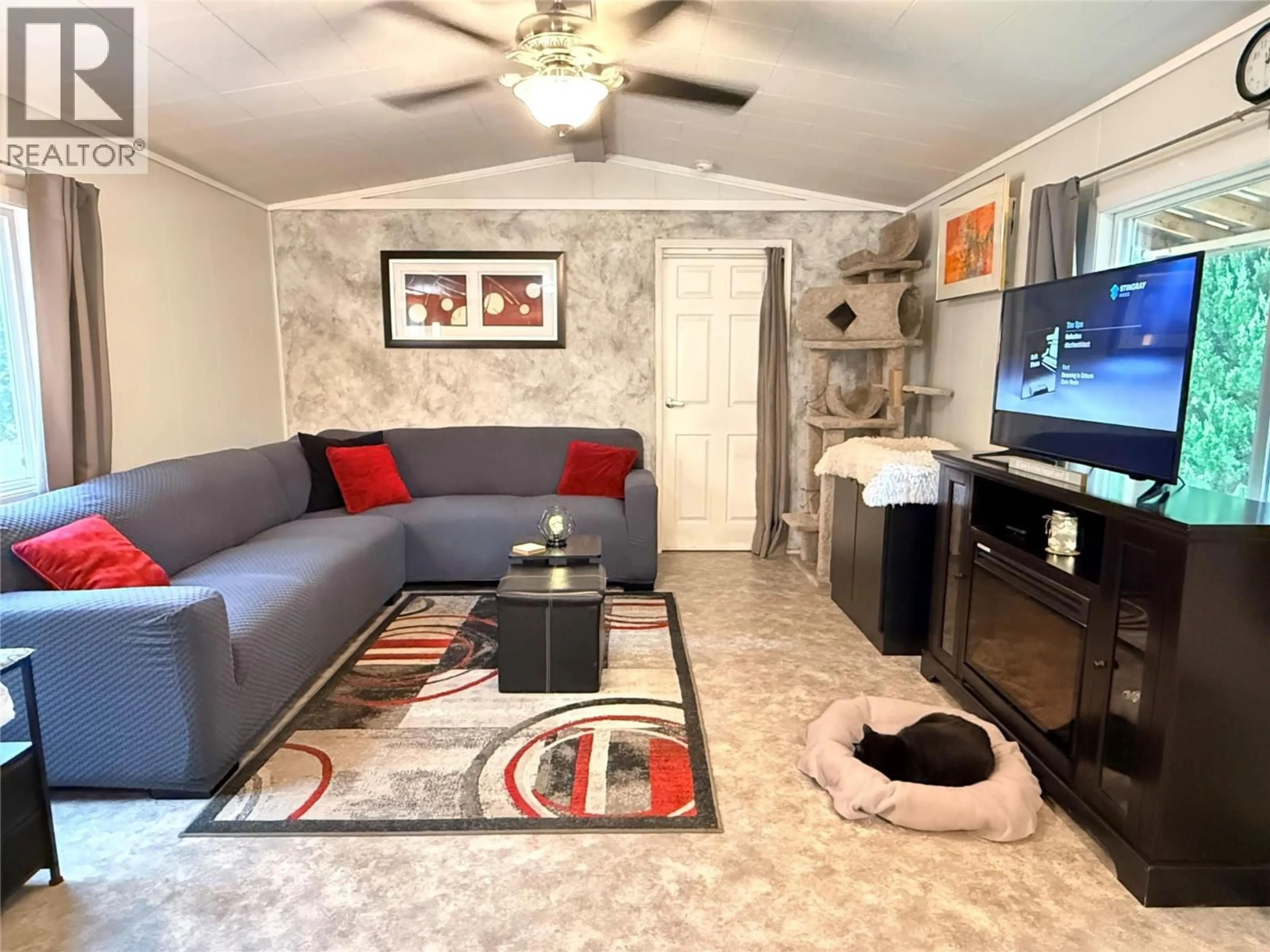 Living room with furniture, unknown for 1558 THOMPSON ROAD, Christina Lake British Columbia V0H1E0