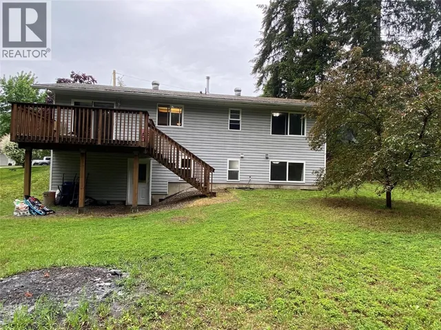945 PINE CRESCENT, Genelle 2