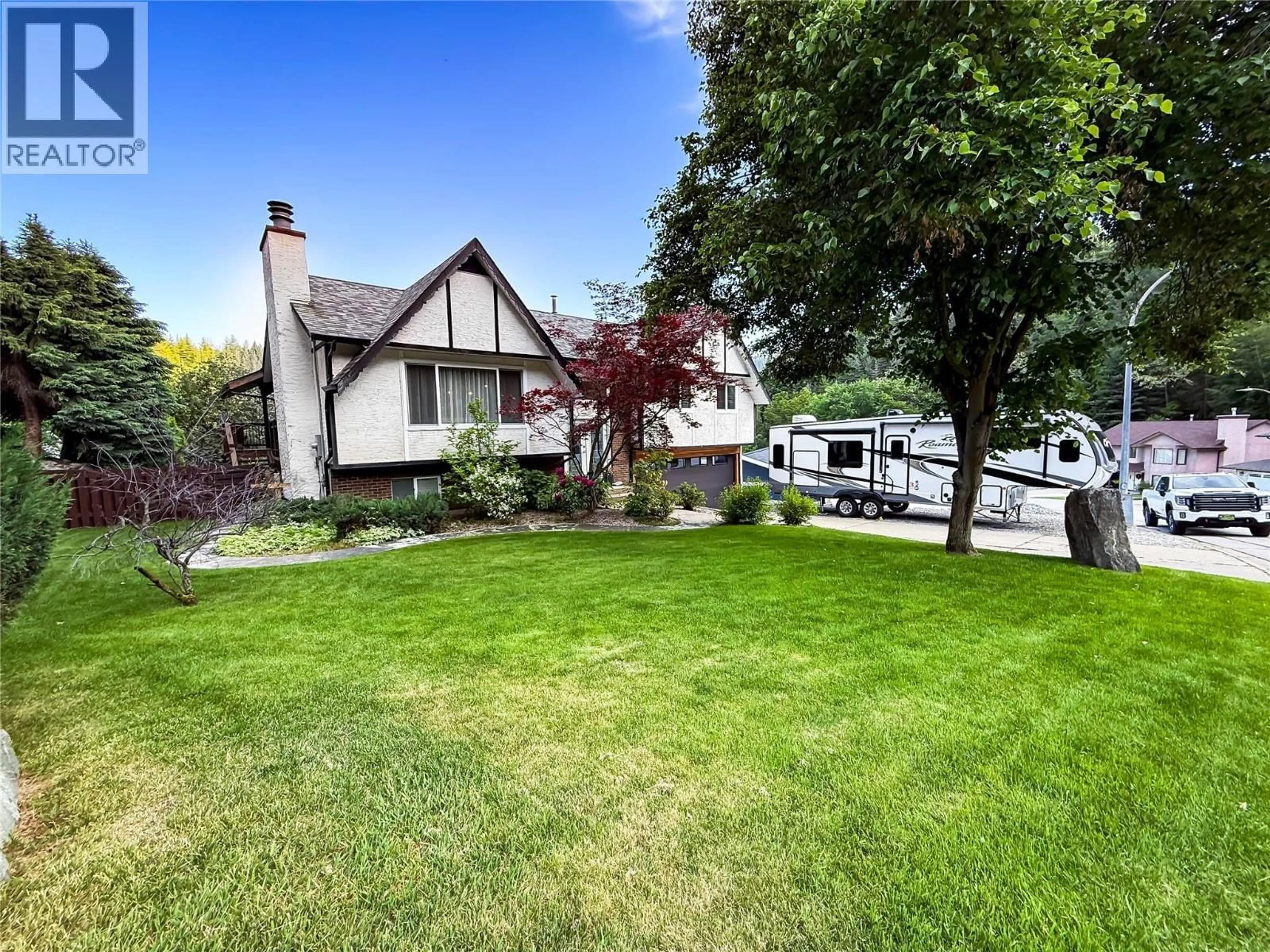 A pic from outside/outdoor area/front of a property/back of a property/a pic from drone, street for 2300 MCBRIDE STREET, Trail British Columbia V1R4N8
