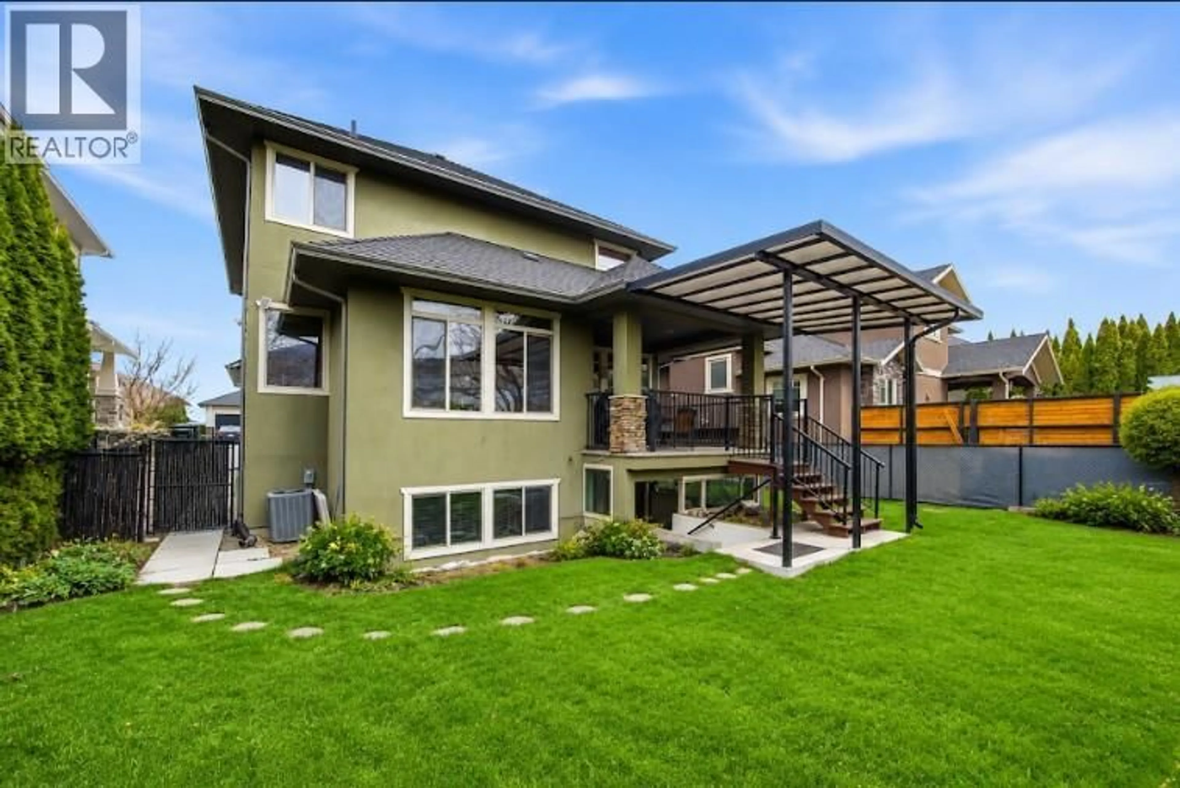 Home with vinyl exterior material, unknown for 647 PERIDOT PLACE, Kelowna British Columbia V1W5E7