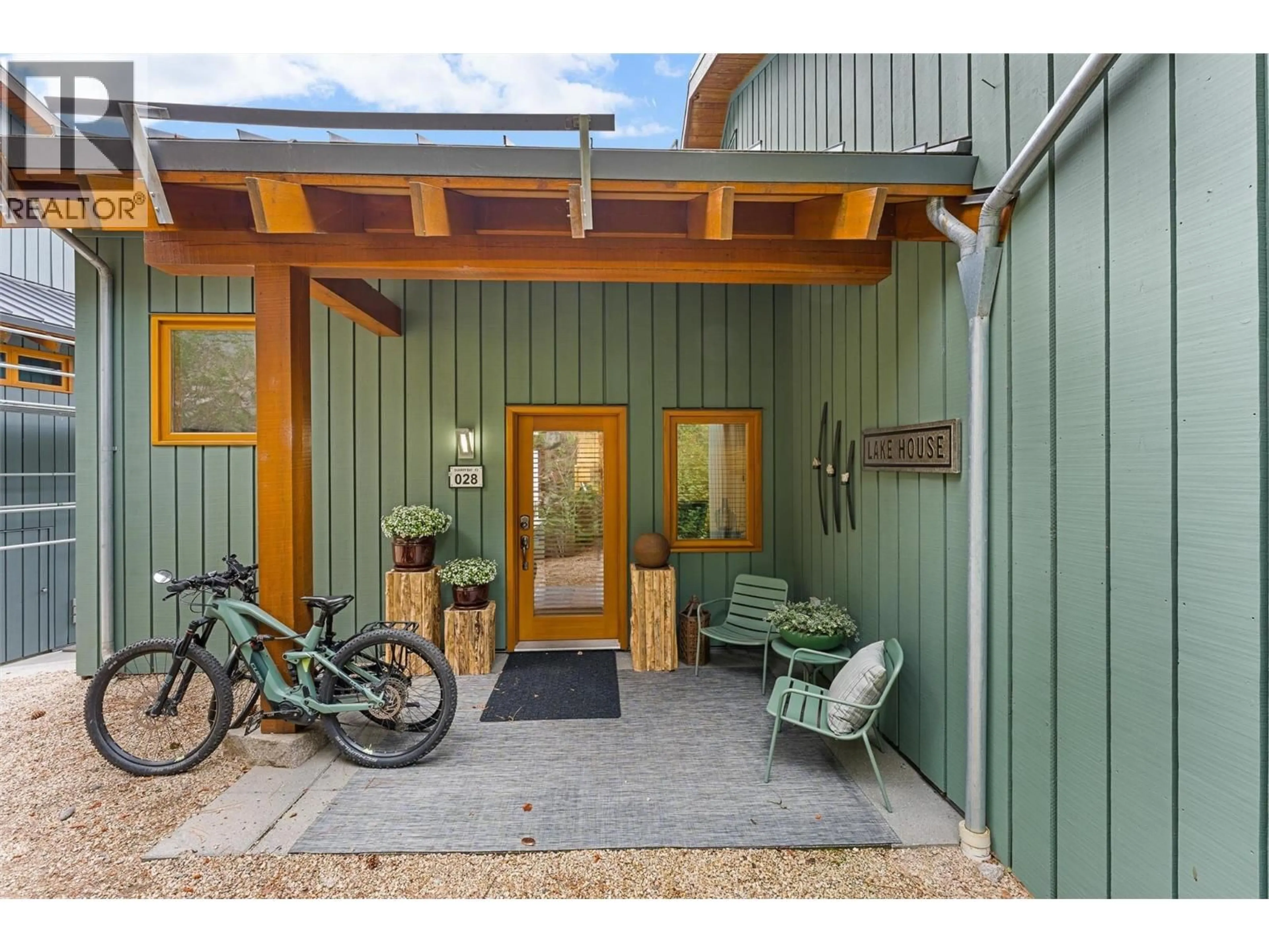 Indoor entryway for 28 - 9845 EASTSIDE ROAD, Vernon British Columbia V1H1Z2