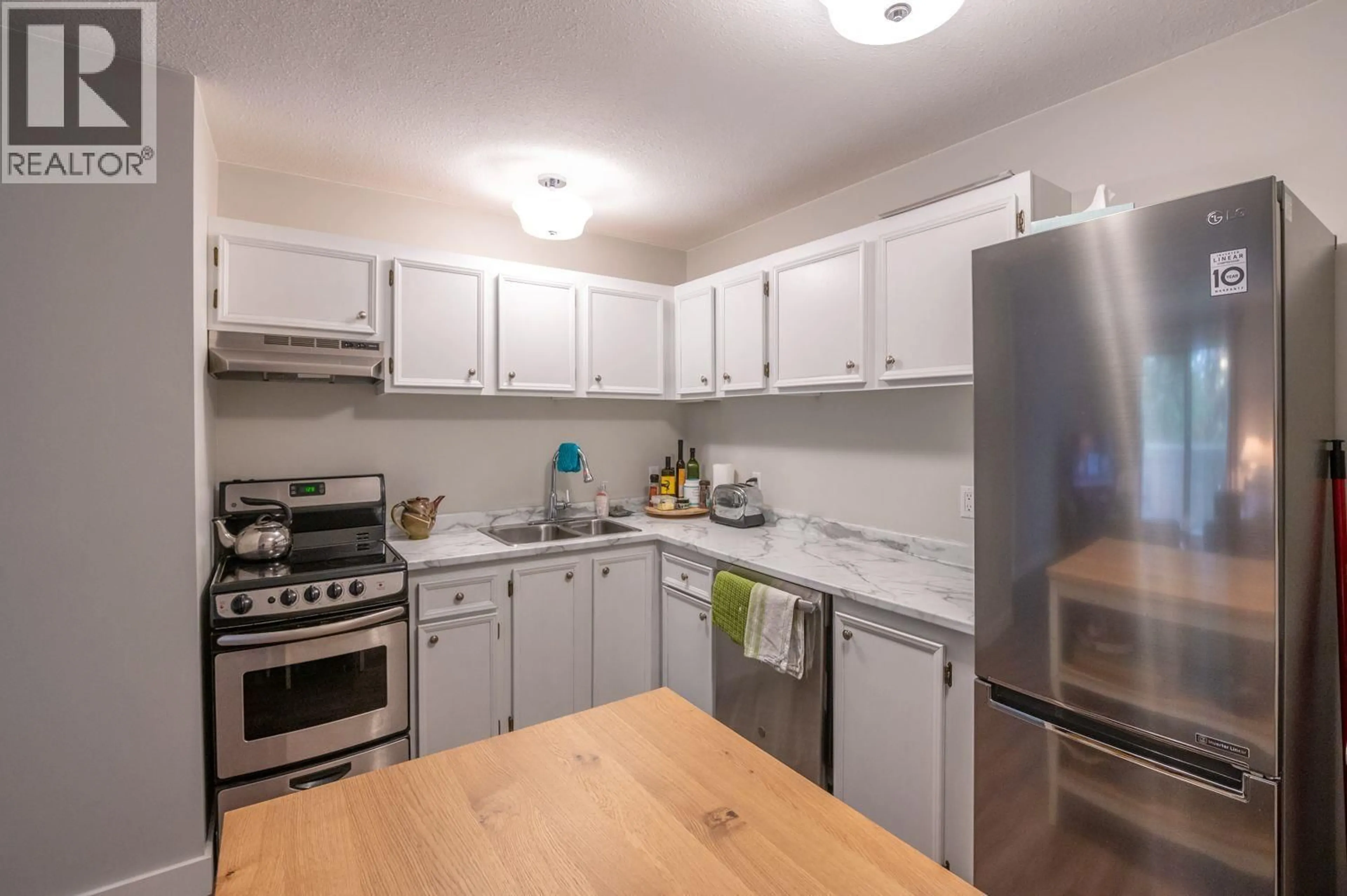 Standard kitchen, unknown for 201 - 150 SKAHA PLACE, Penticton British Columbia V2A7K1