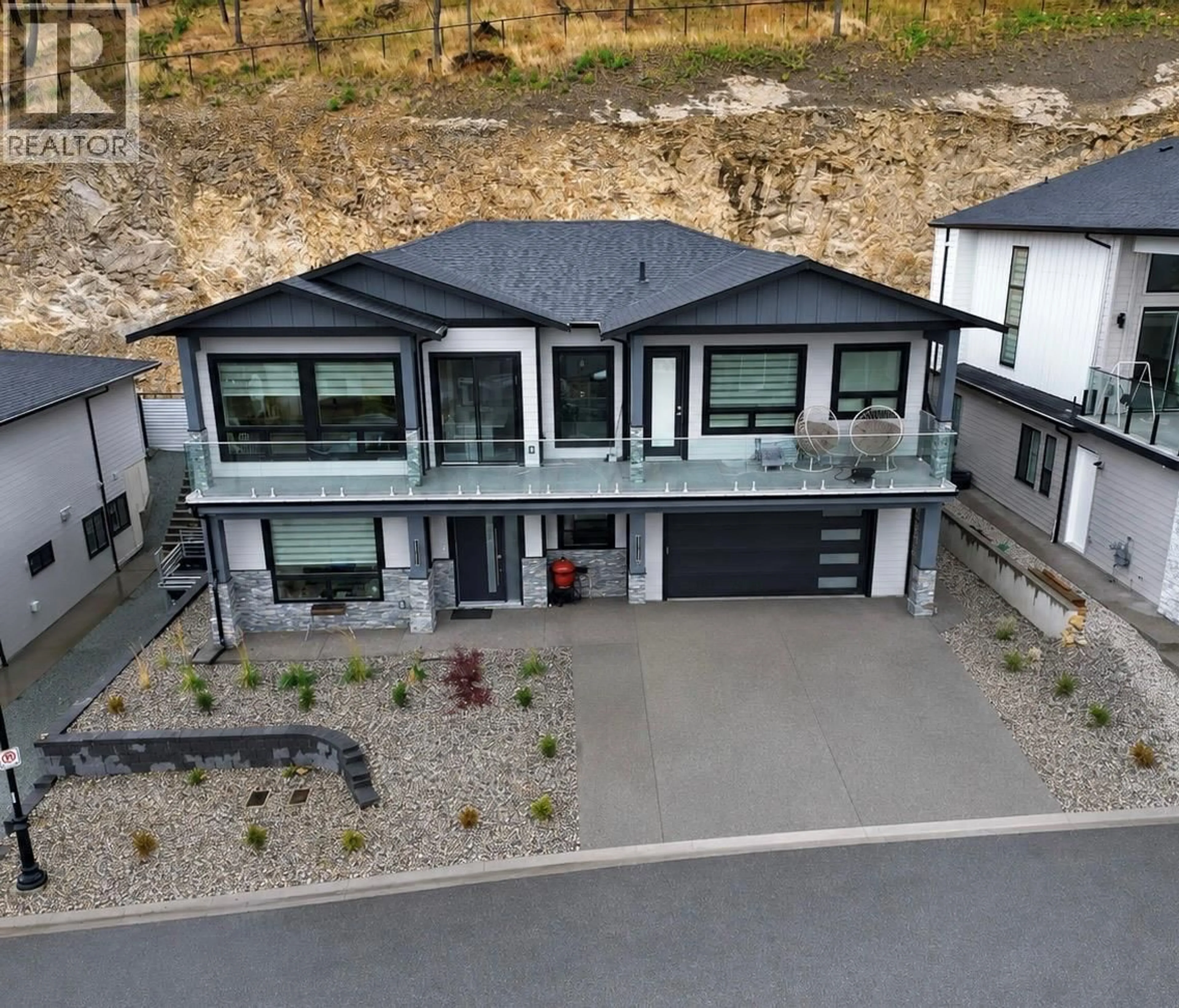 A pic from outside/outdoor area/front of a property/back of a property/a pic from drone, unknown for 2231 LAVETTA DRIVE, Kelowna British Columbia V1P1R3