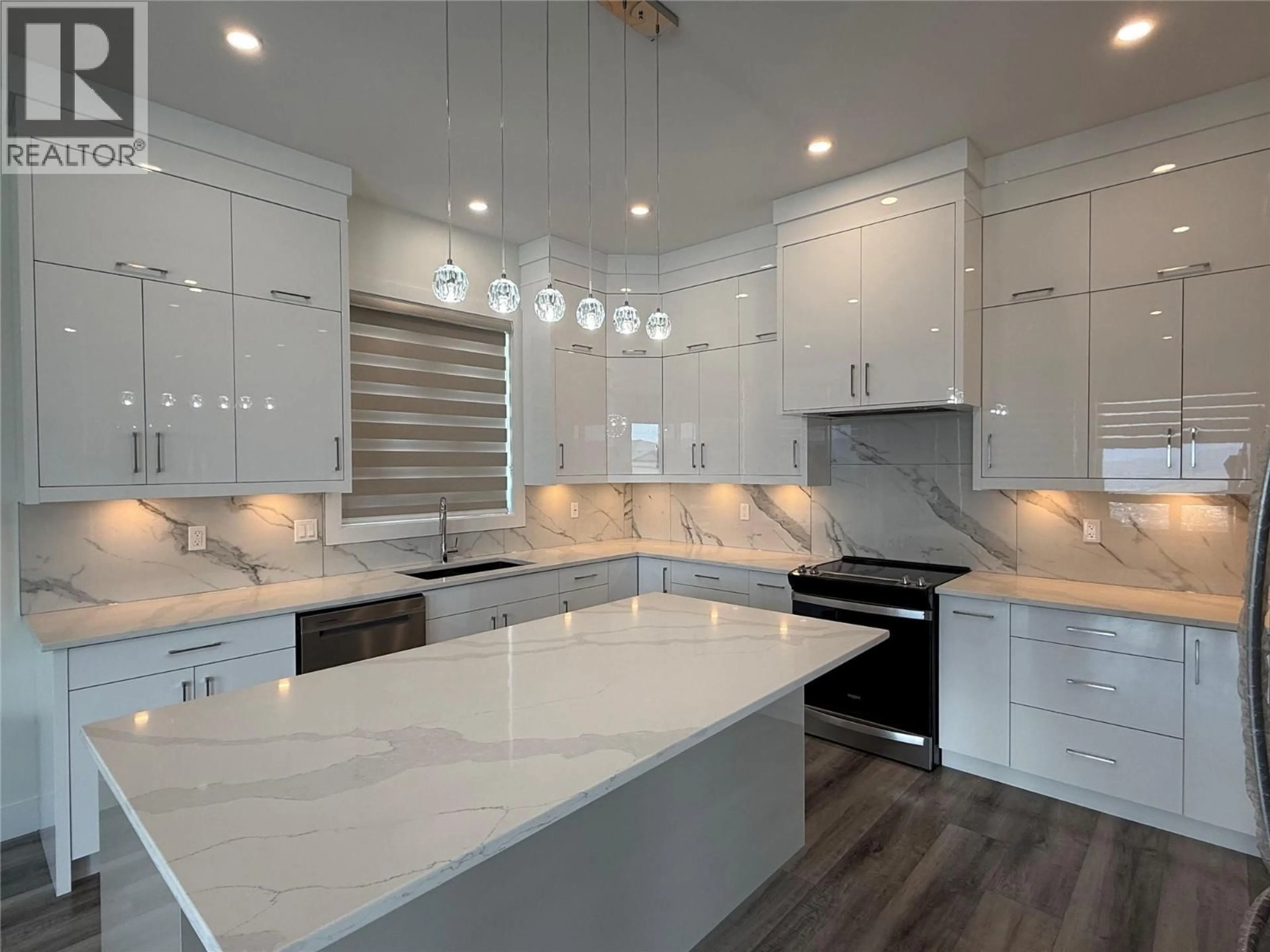 Contemporary kitchen, ceramic/tile floor for 2231 LAVETTA DRIVE, Kelowna British Columbia V1P1R3