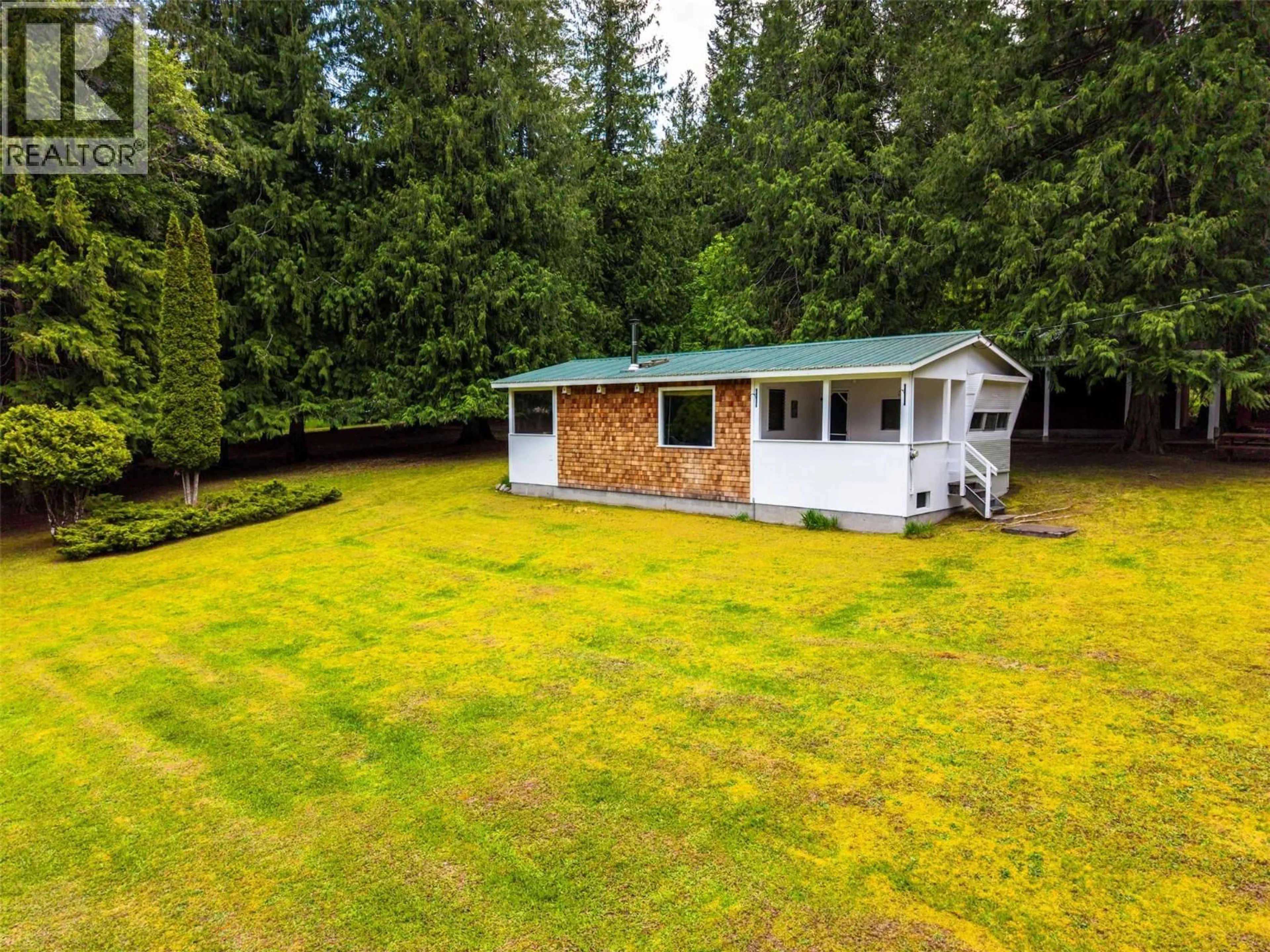 A pic from outside/outdoor area/front of a property/back of a property/a pic from drone, unknown for 7397 BAXENDALE ROAD, Procter British Columbia V1L6R5