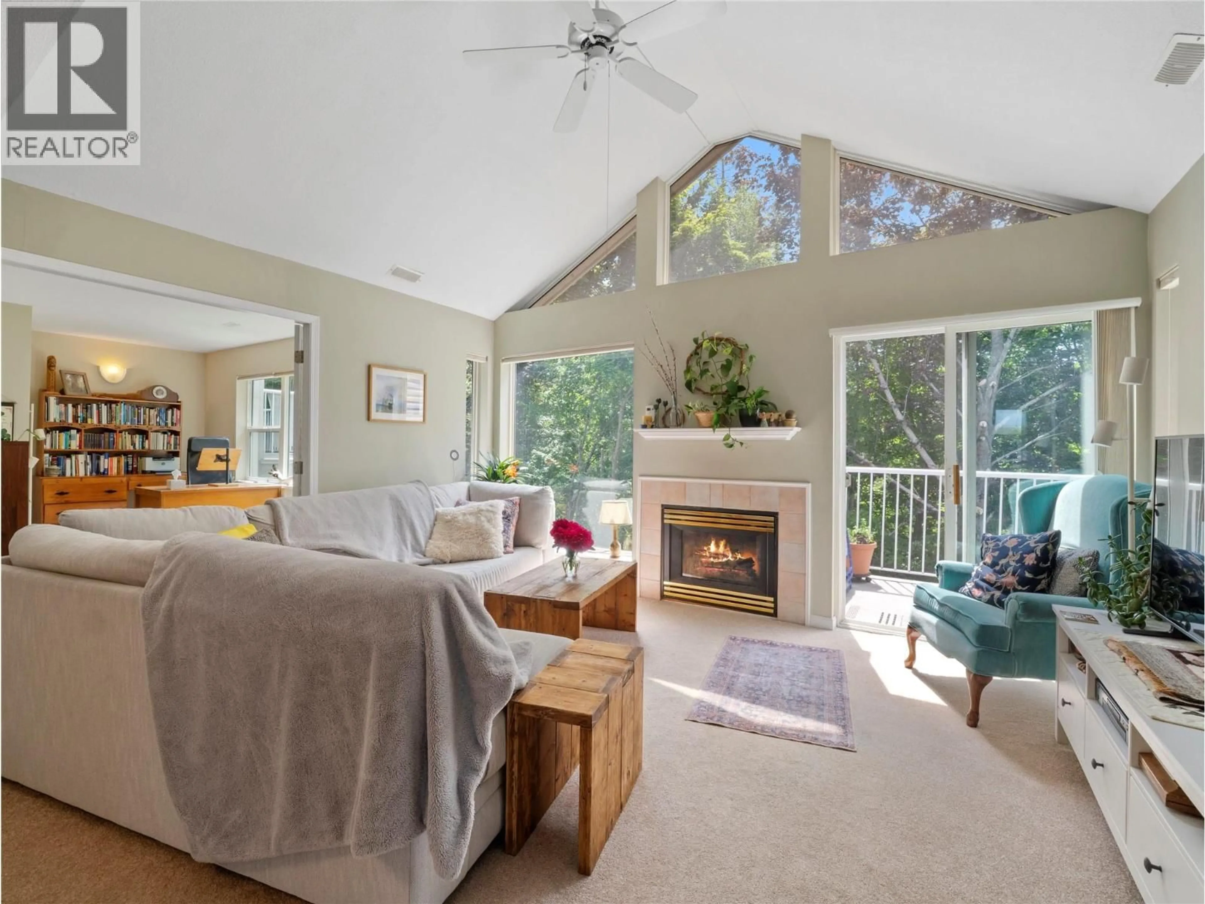 Living room with furniture, unknown for 14 - 171 17 STREET SOUTHEAST, Salmon Arm British Columbia V1E1P8