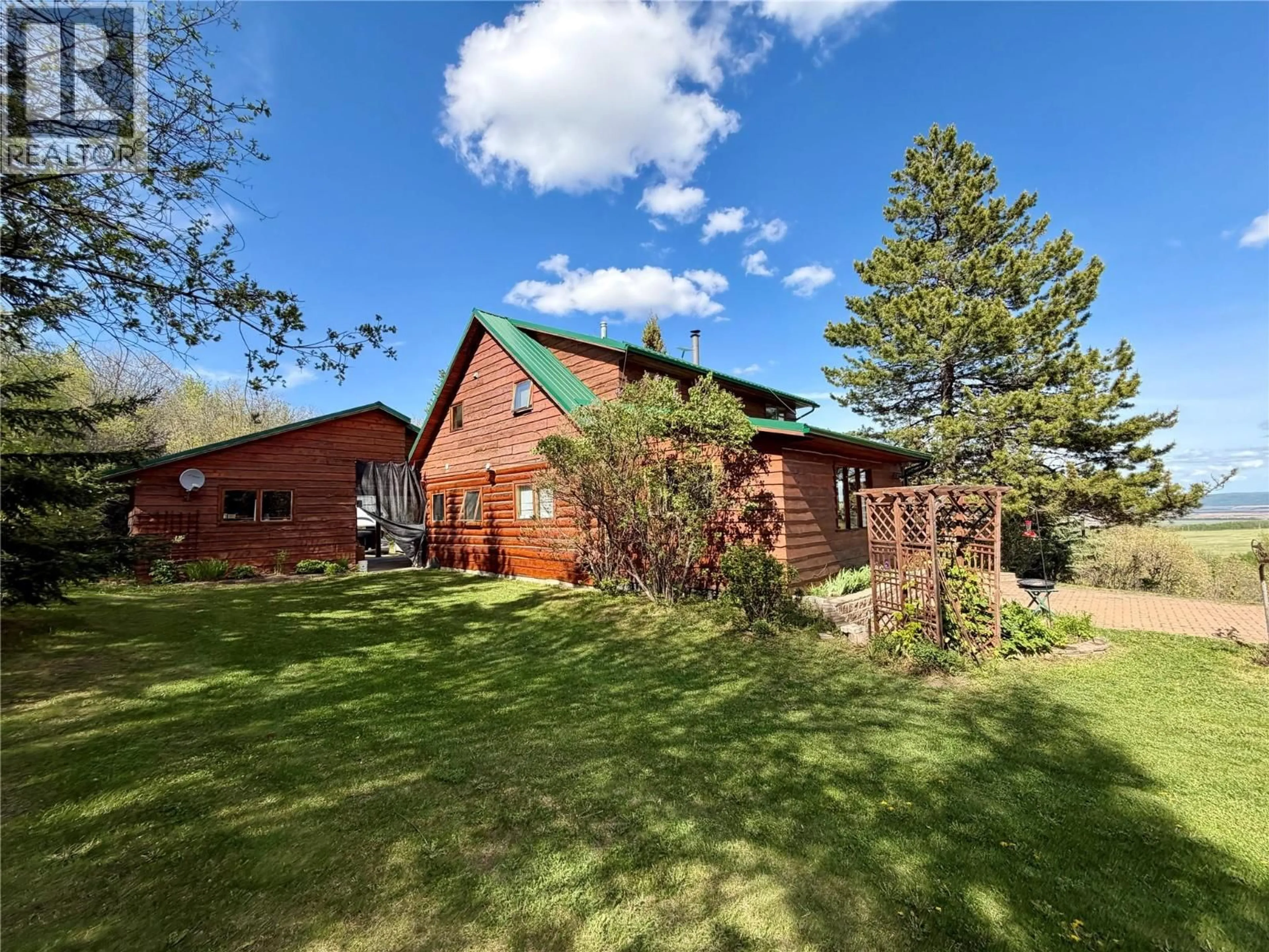 A pic from outside/outdoor area/front of a property/back of a property/a pic from drone, unknown for 2327 LOISELLE OTHER, Dawson Creek British Columbia V1G0C2