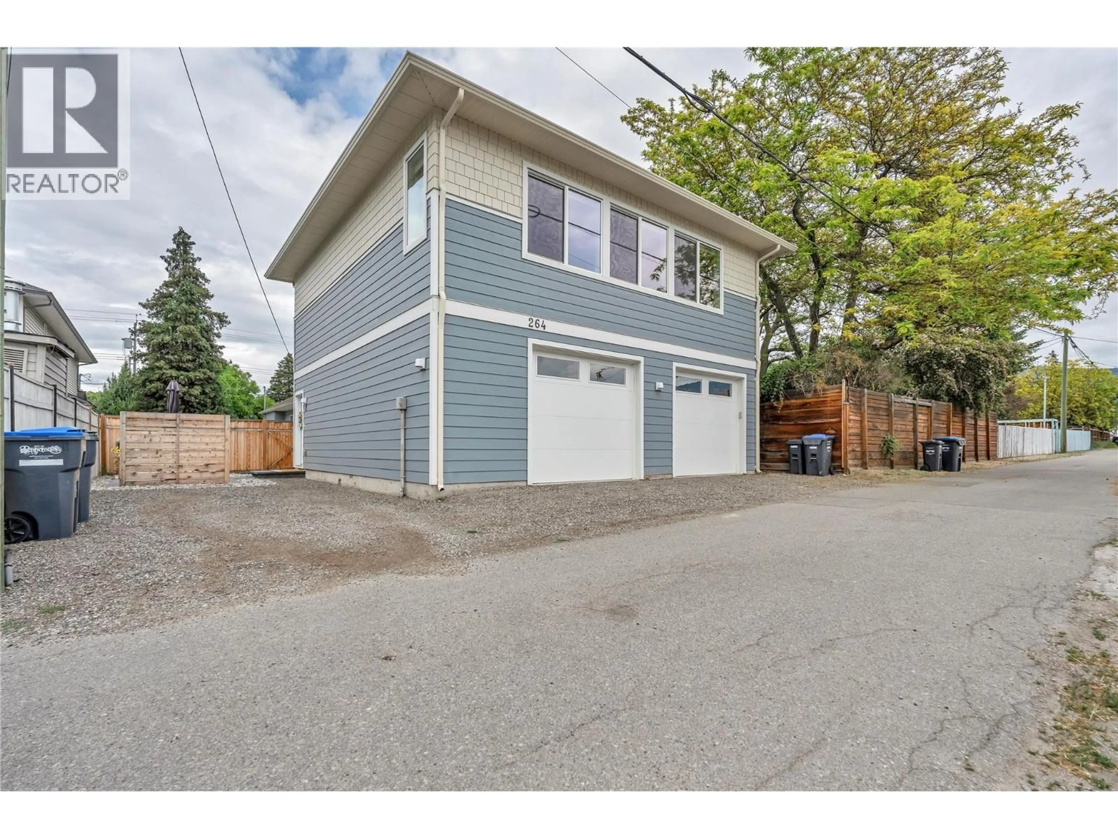 Indoor garage for 264 DOUGLAS AVENUE, Penticton British Columbia V2A2T8