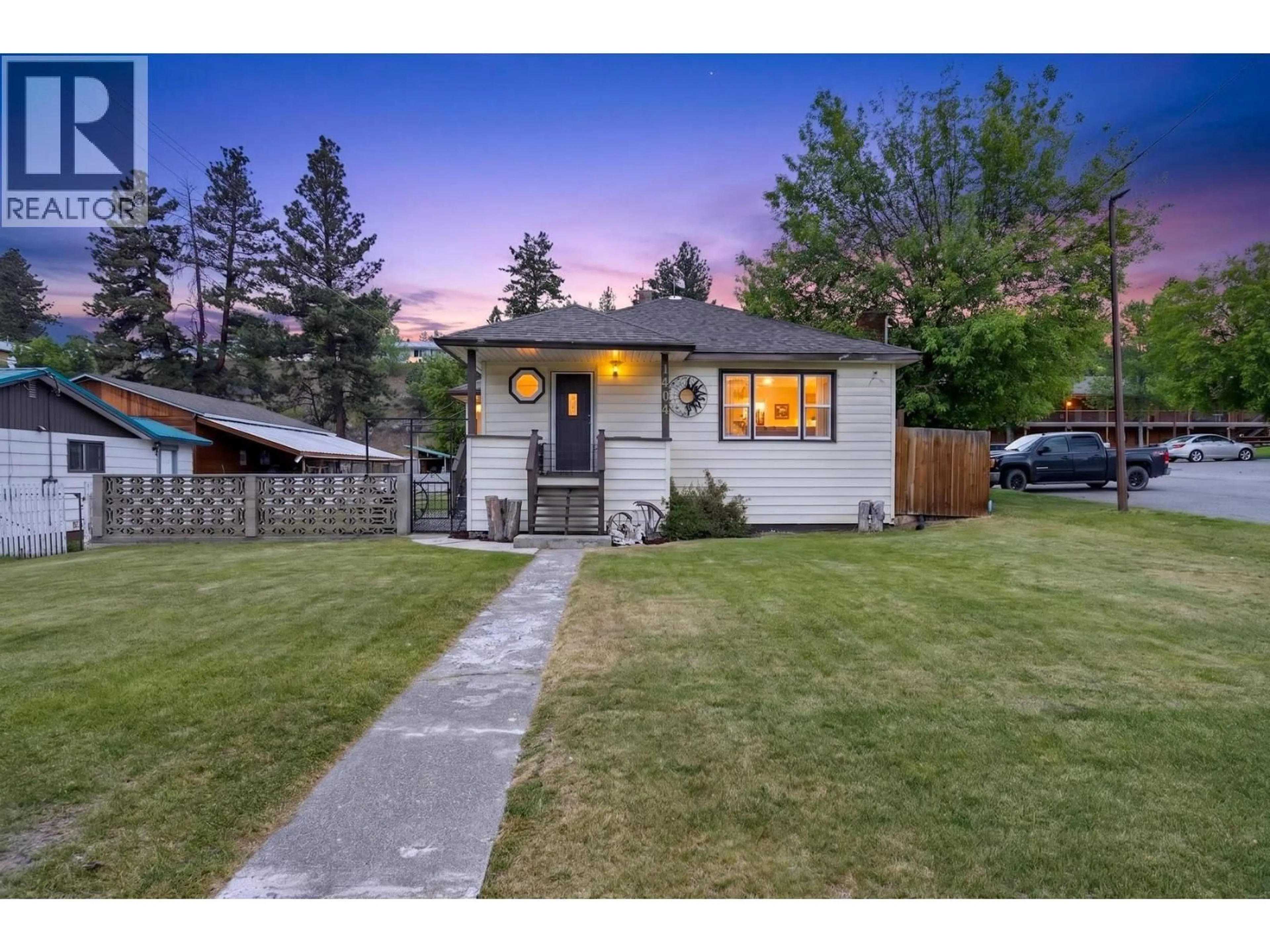 A pic from outside/outdoor area/front of a property/back of a property/a pic from drone, street for 1404 CARIBOO HWY 97 HIGHWAY, Clinton British Columbia V0K1K0