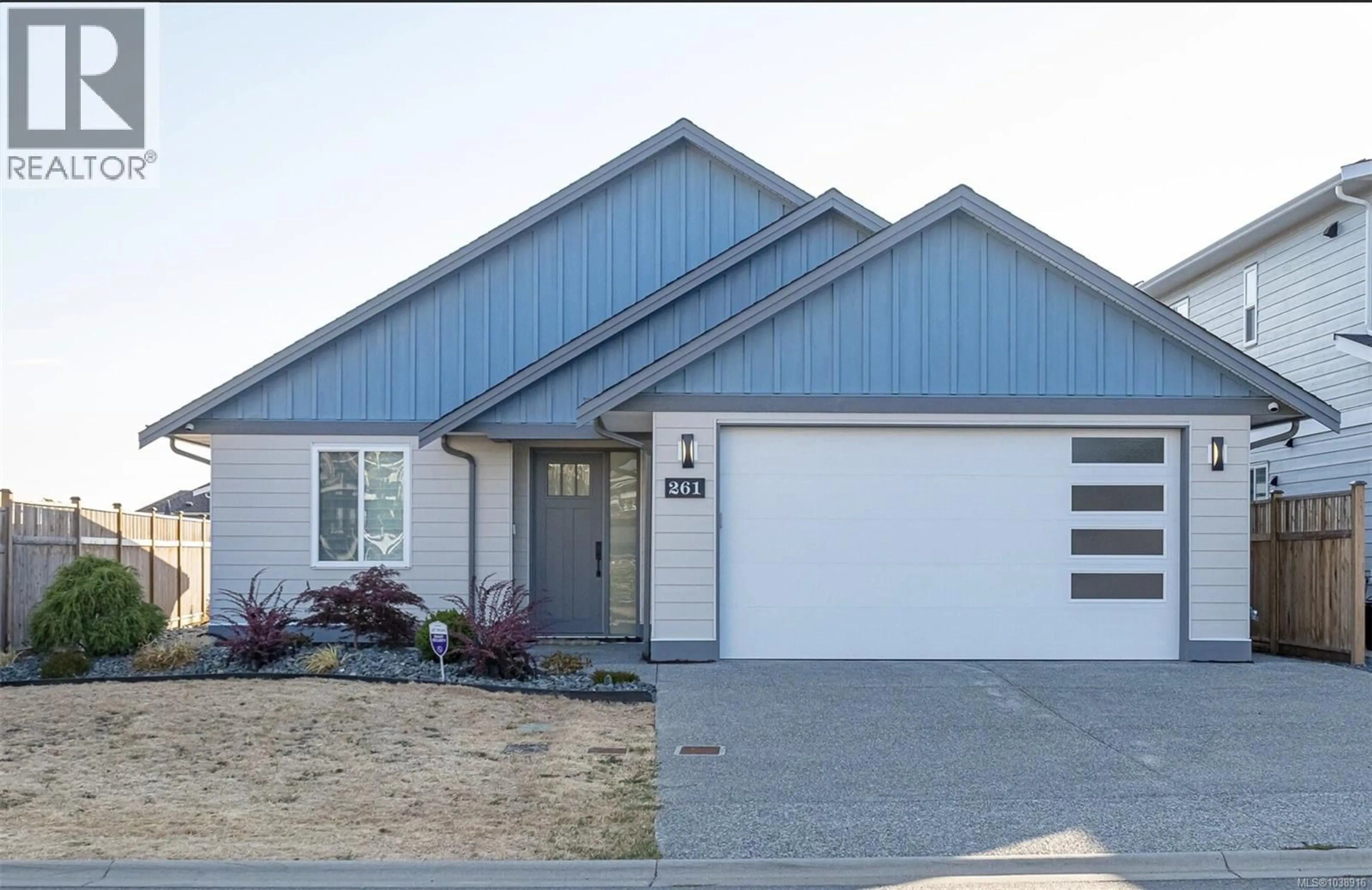 Home with vinyl exterior material, street for 261 DUNBAR WAY, Parksville British Columbia V9P0G6
